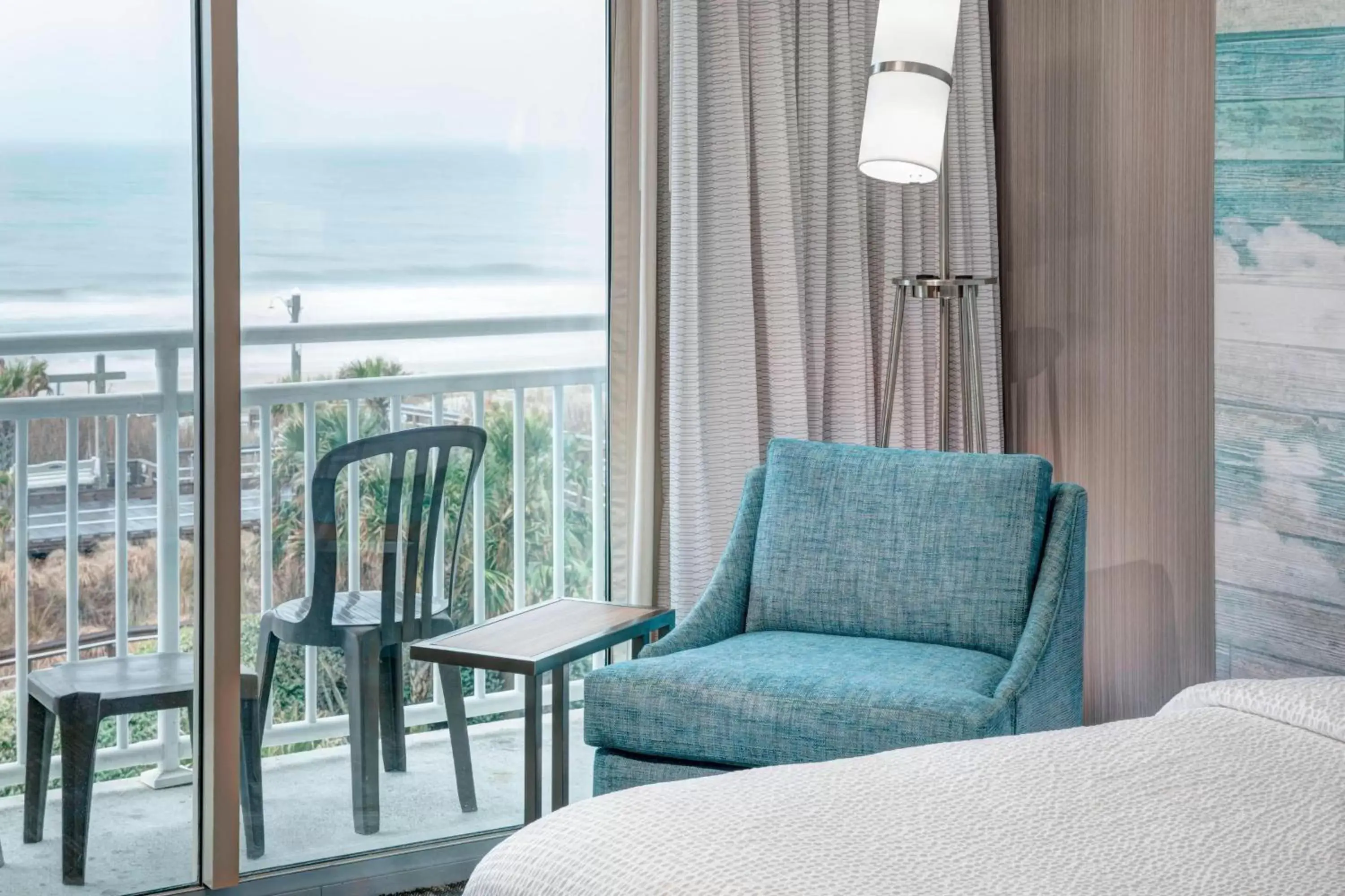 Bedroom, Seating Area in Courtyard Carolina Beach