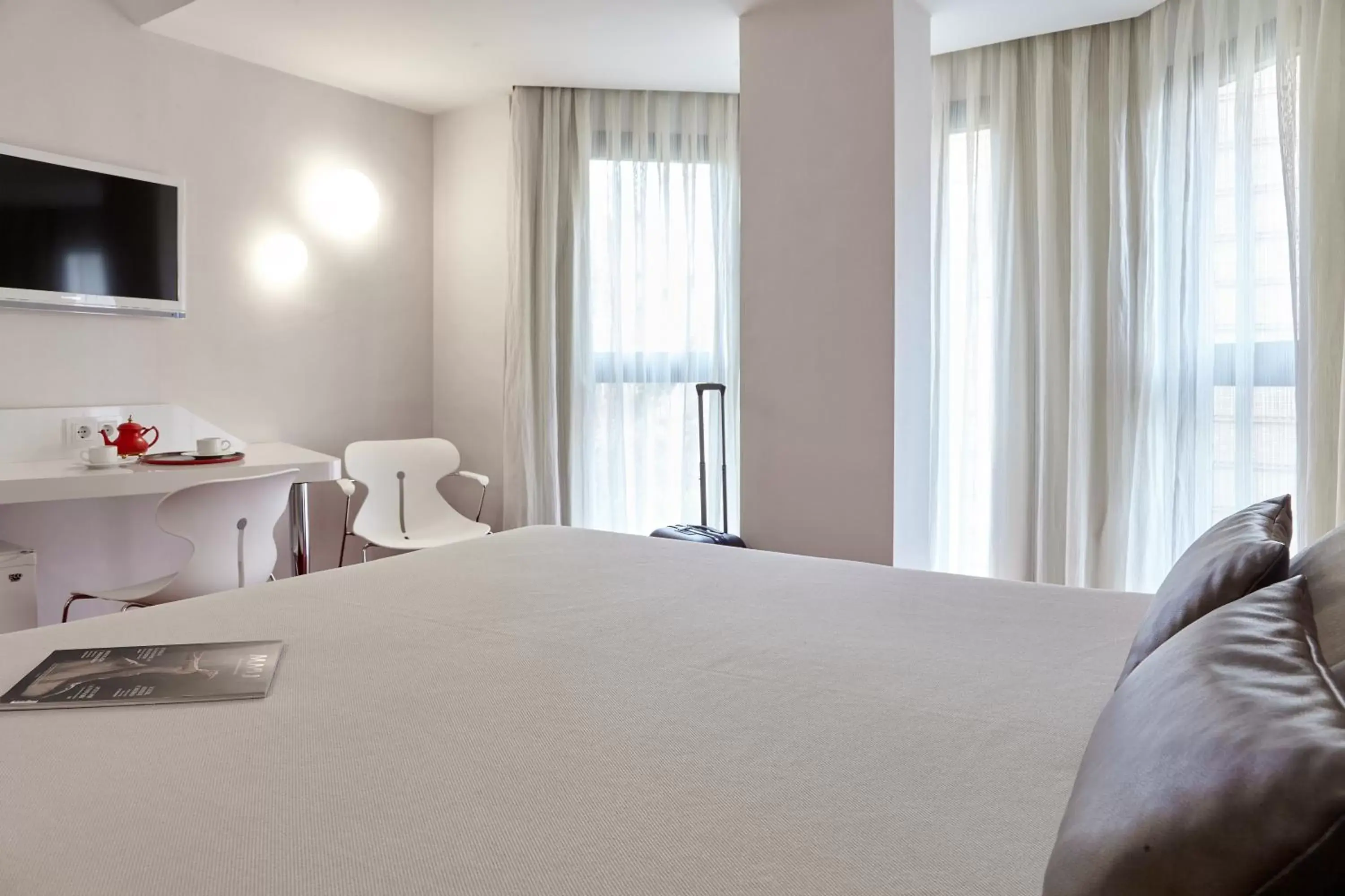 Photo of the whole room, Bed in Hotel Macià Granada Five Senses Rooms & Suites