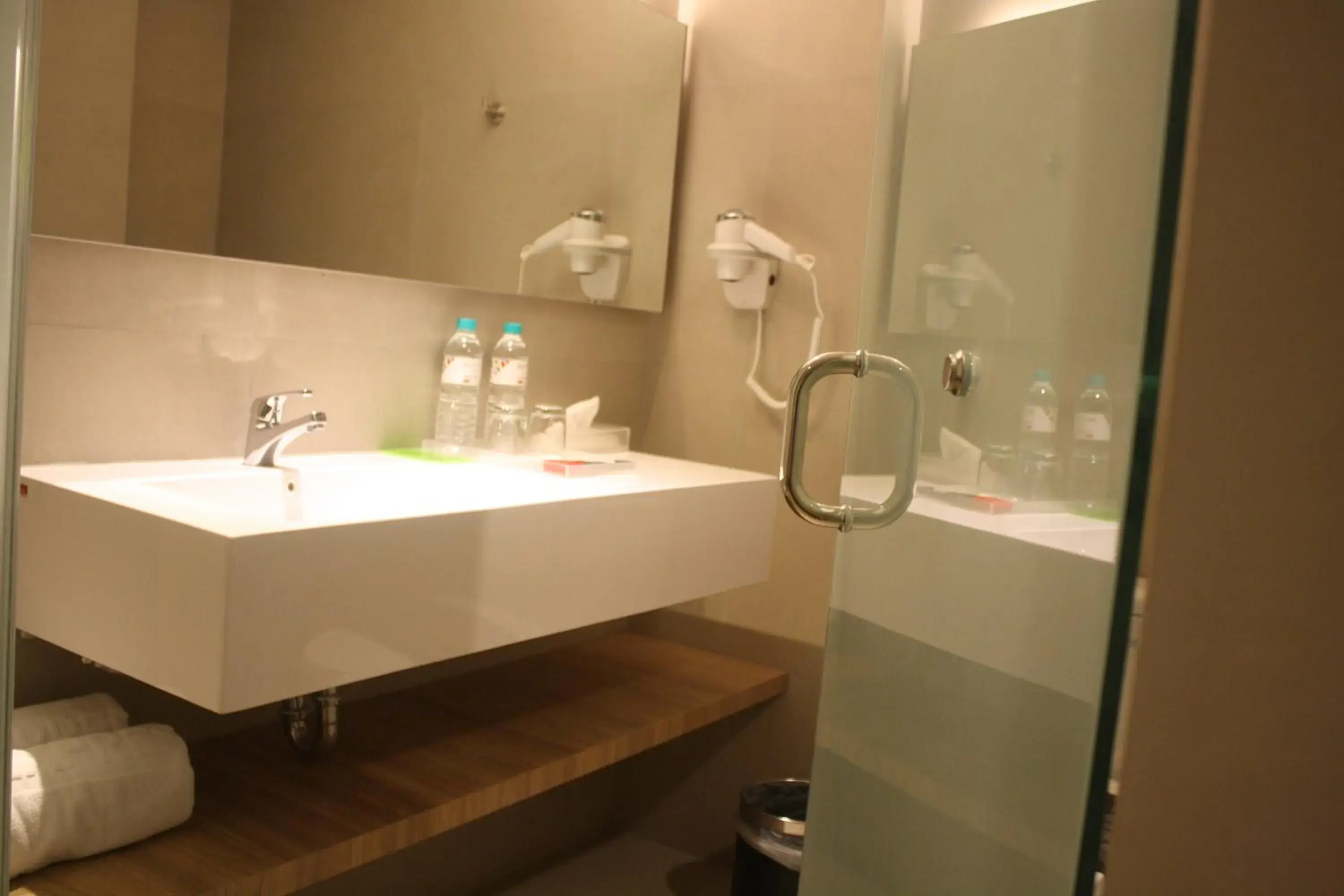Bathroom in Zuri Express Jimbaran