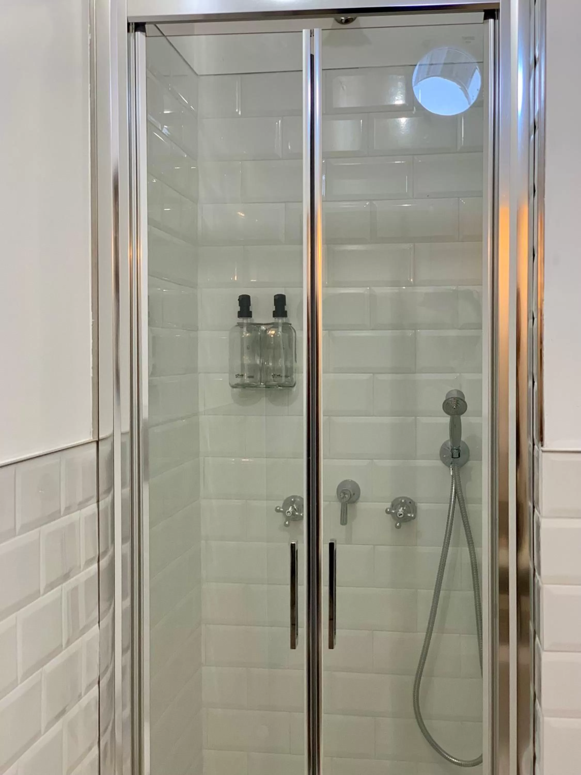 Shower in HABITARE Lecce & Salento