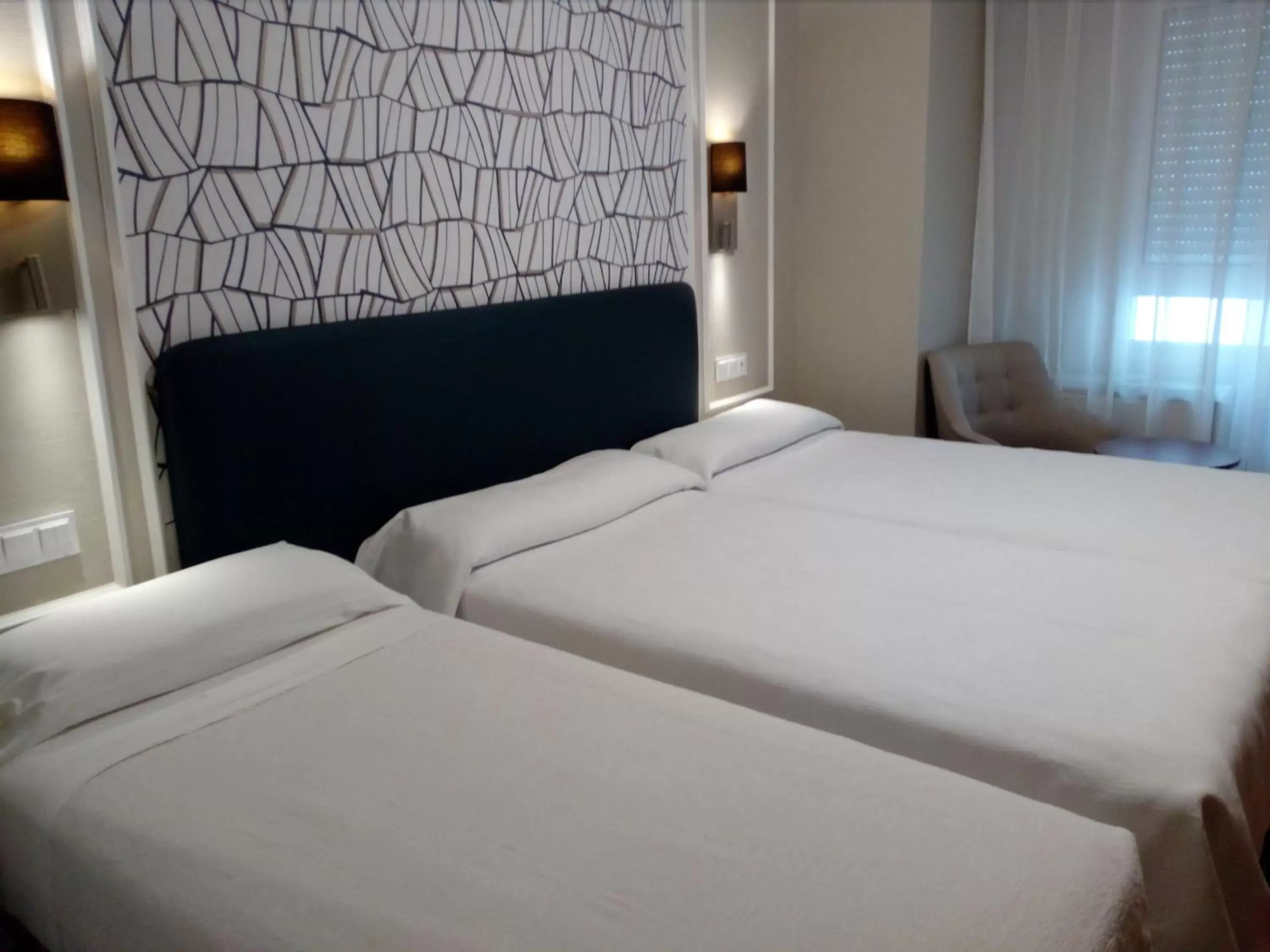 Photo of the whole room, Bed in Hotel Corona de Castilla Burgos
