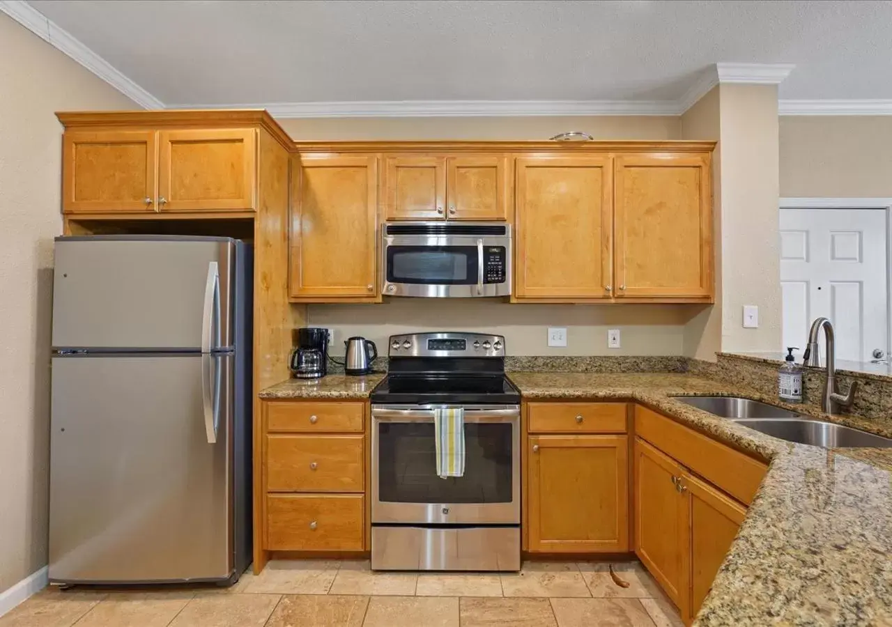 Kitchen or kitchenette, Kitchen/Kitchenette in The Dawn on Galveston Beach