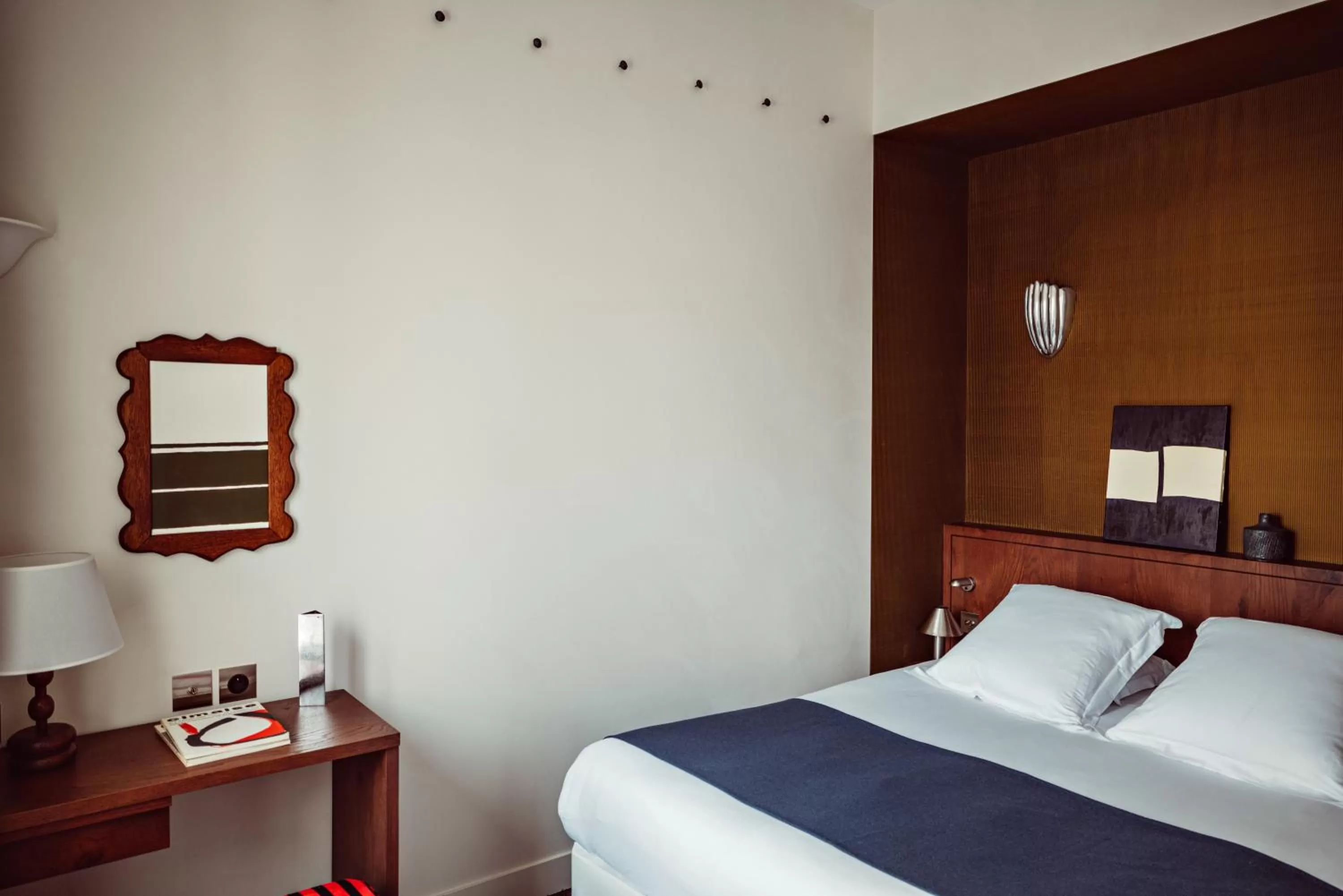 Bedroom, Bed in Hotel des Académies et des Arts