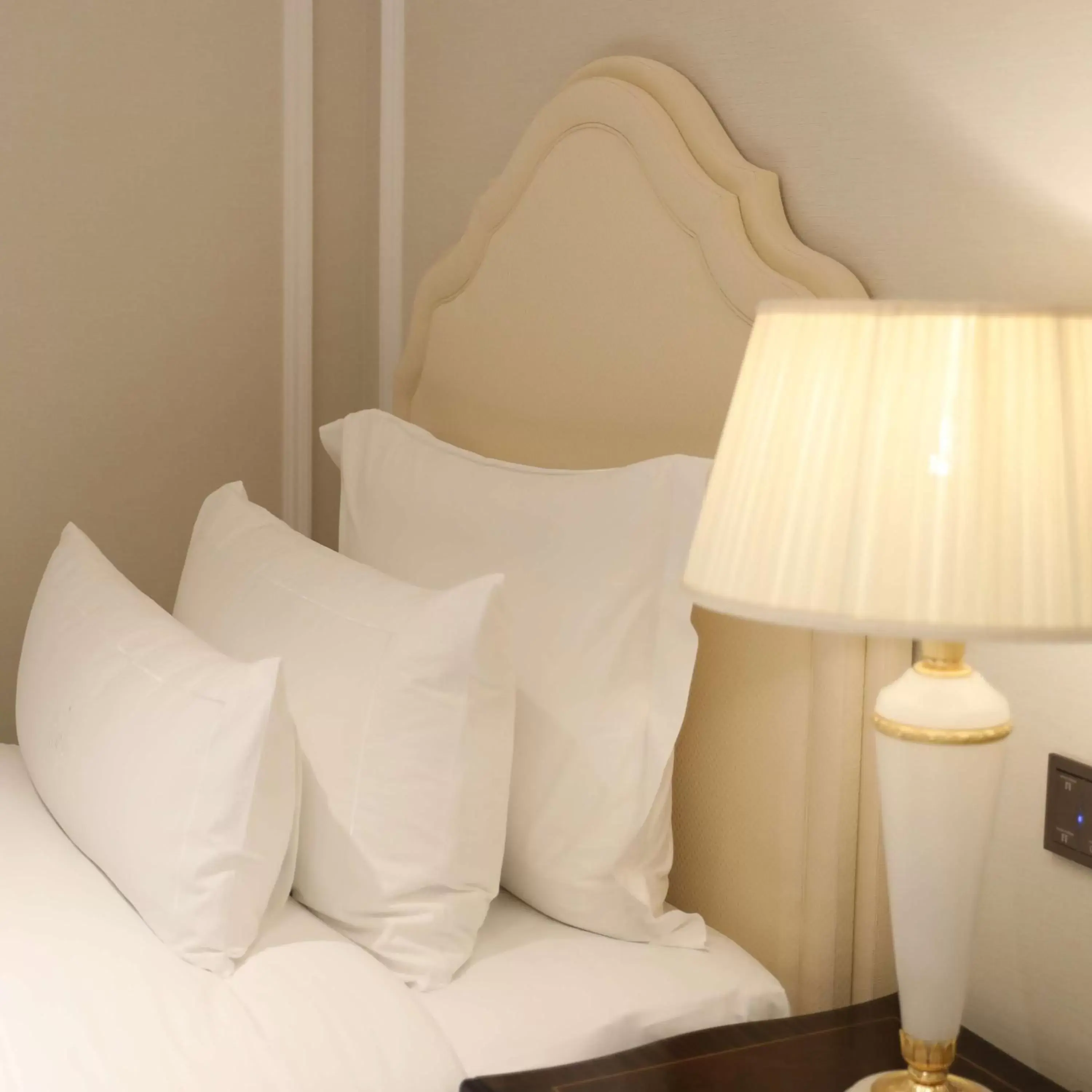 Bed in The Plaza Doha, LXR Hotels & Resorts