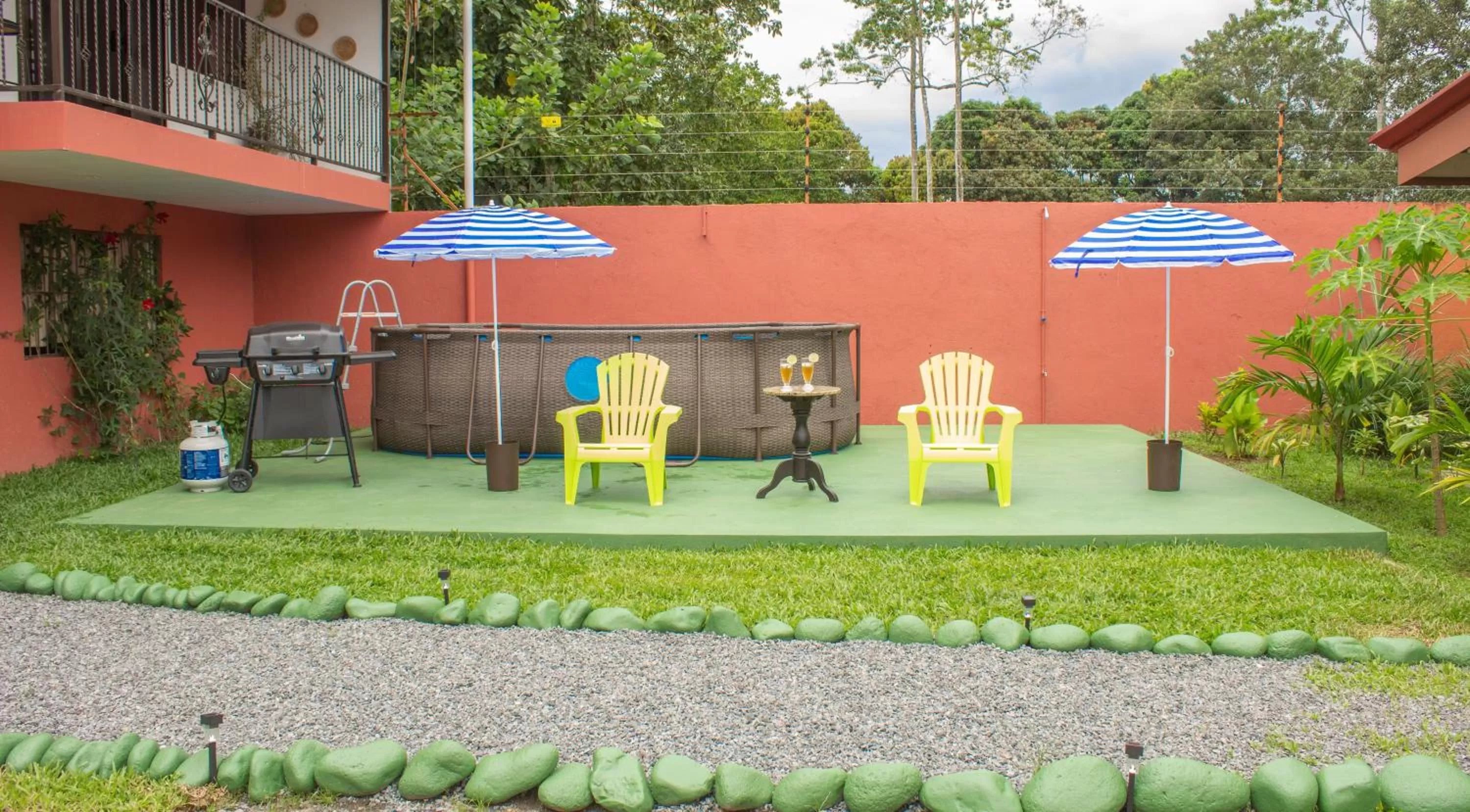 Swimming pool in Tico House Bed & Breakfast