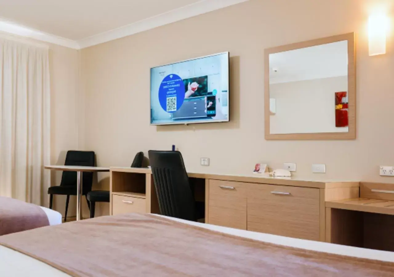 TV and multimedia, TV/Entertainment Center in Quality Hotel City Centre