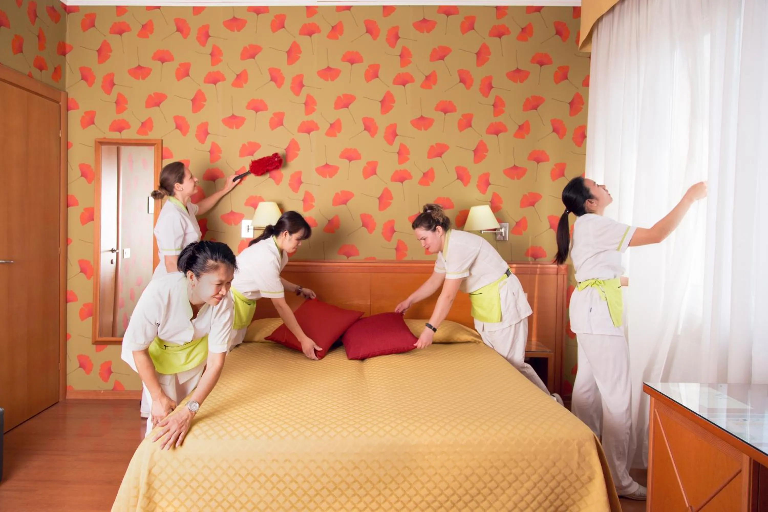 Staff, Bed in eco Hotel Milano & BioRiso Restaurant