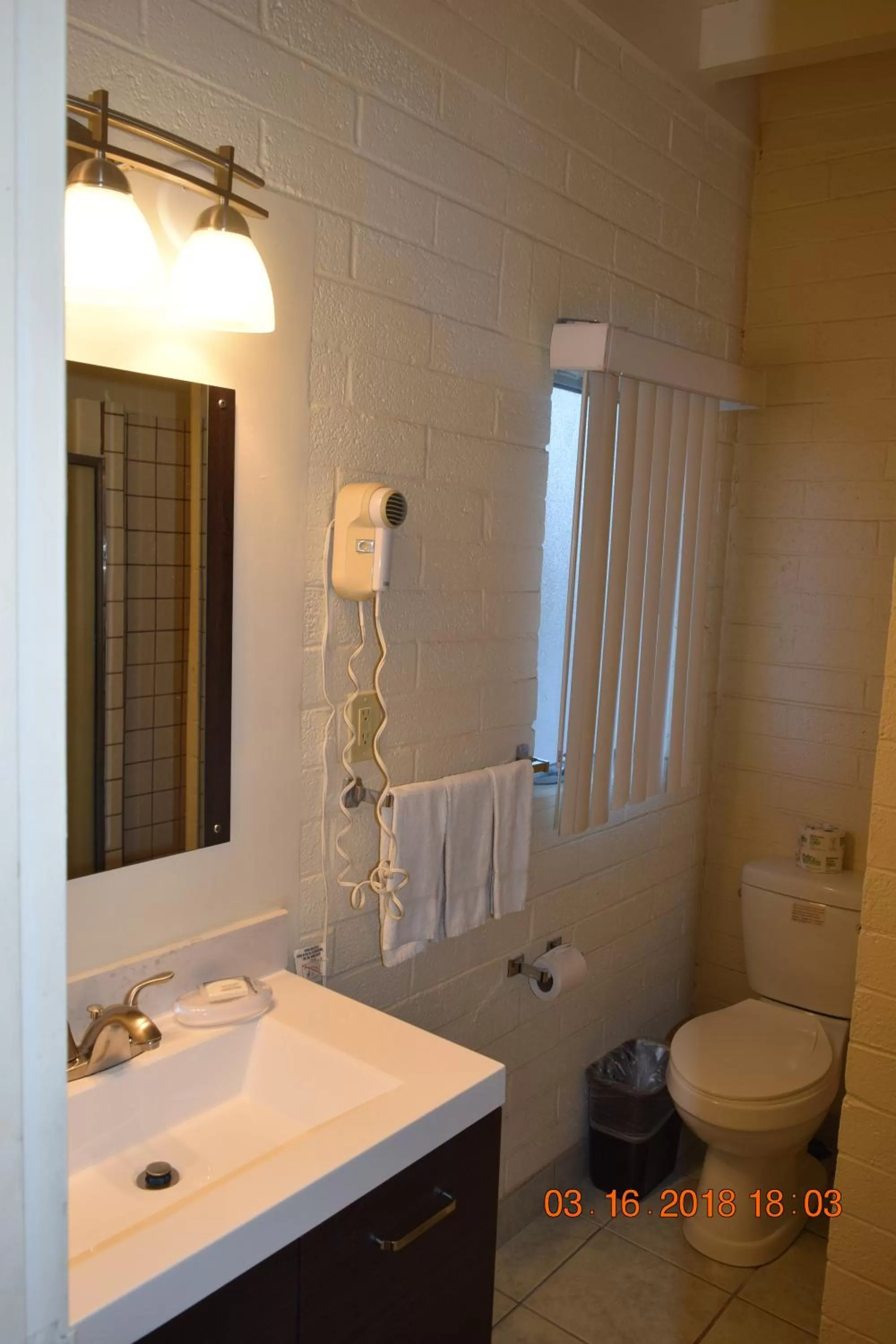 Bathroom in Stanlunds Inn and Suites