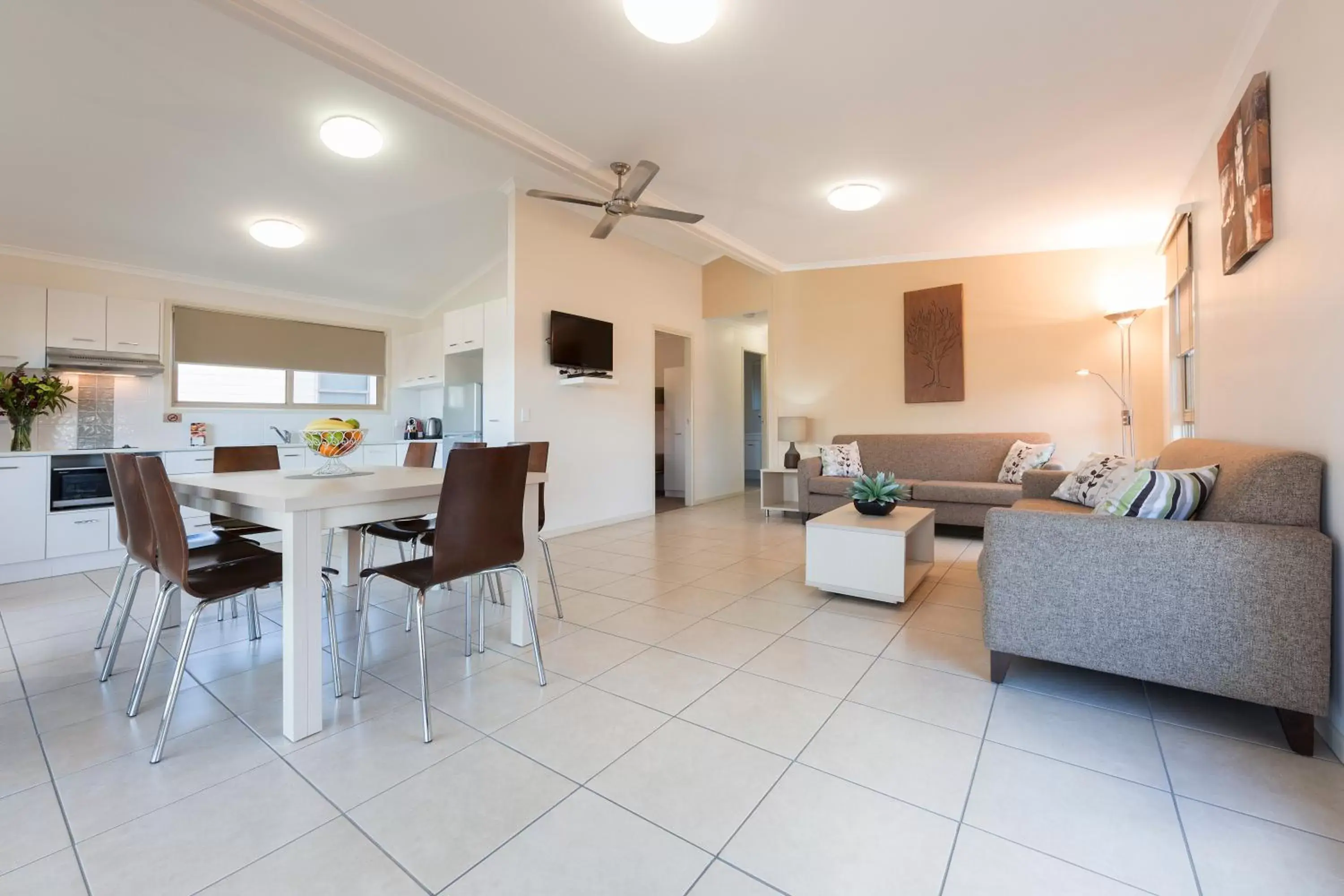 Photo of the whole room in Alivio Tourist Park Canberra Photo of the whole room in Alivio Tourist Park Canberra