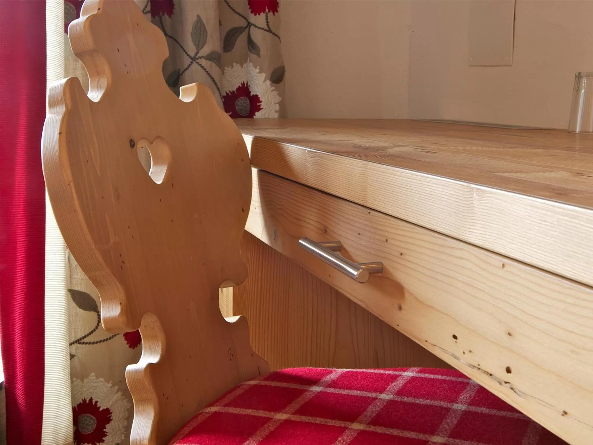 Seating area, Bed in Hotel Alexander
