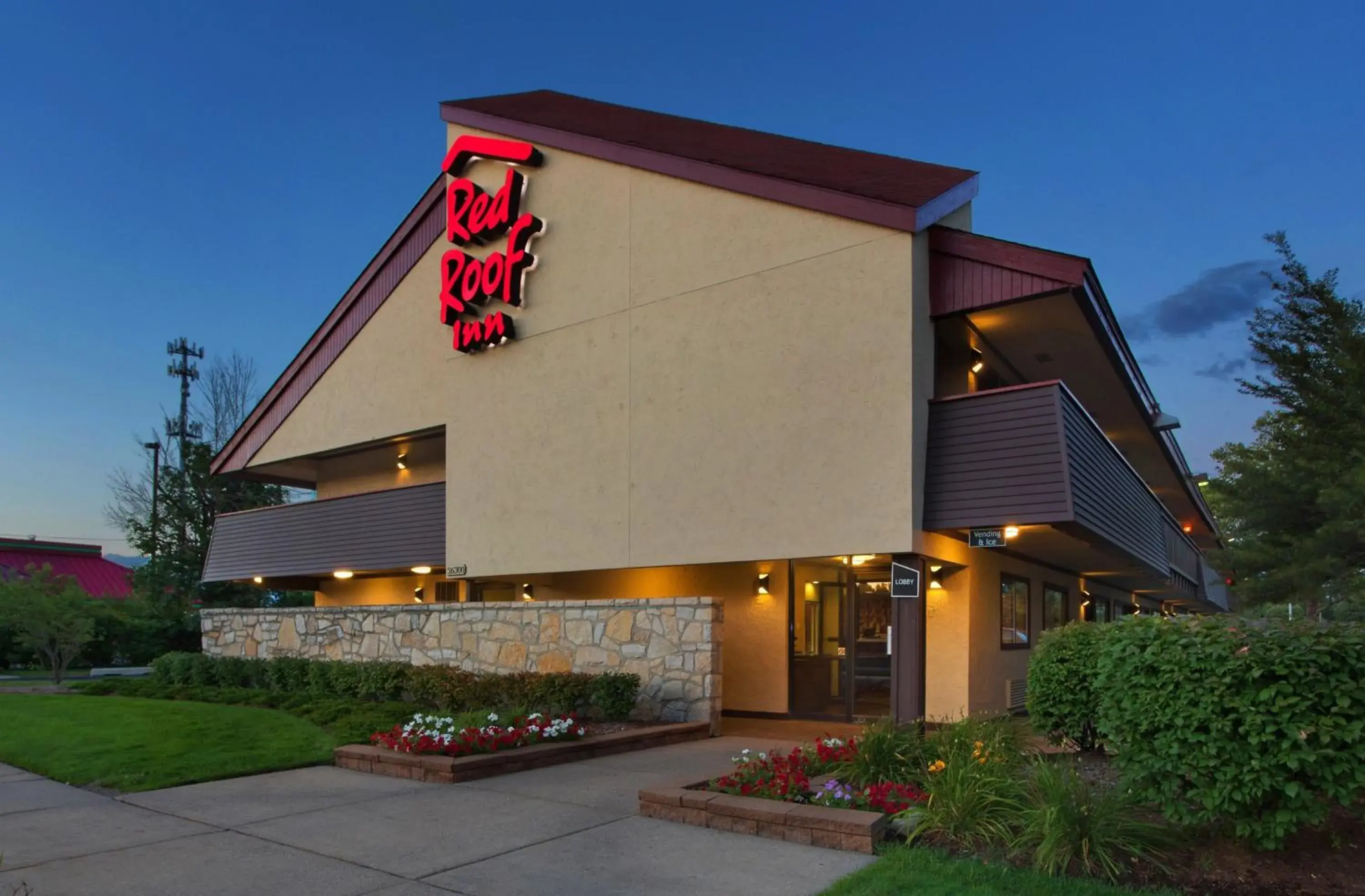 Property Building in Red Roof Inn Detroit - Warren