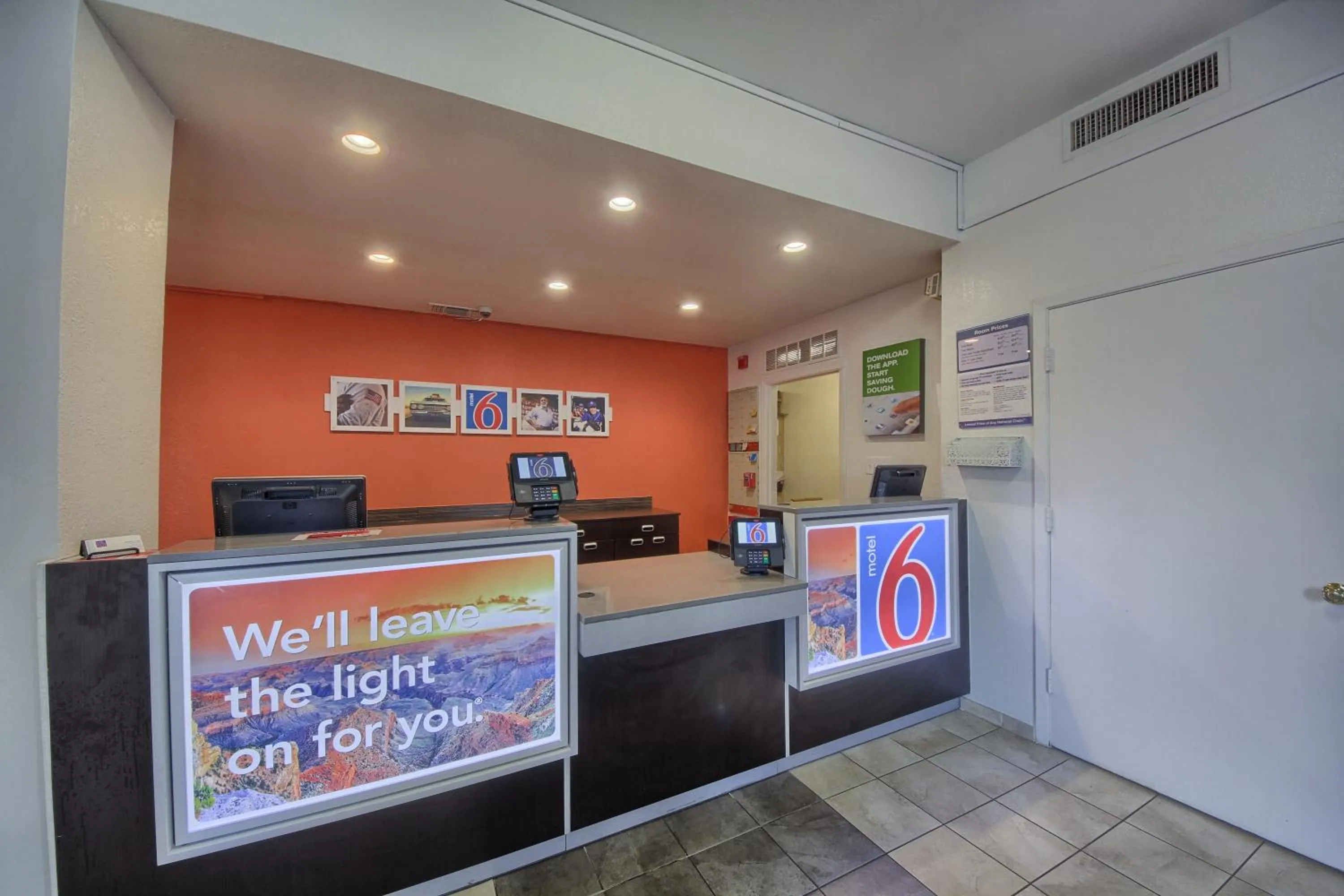Lobby or reception in Motel 6-San Antonio, TX - Northwest Medical Center
