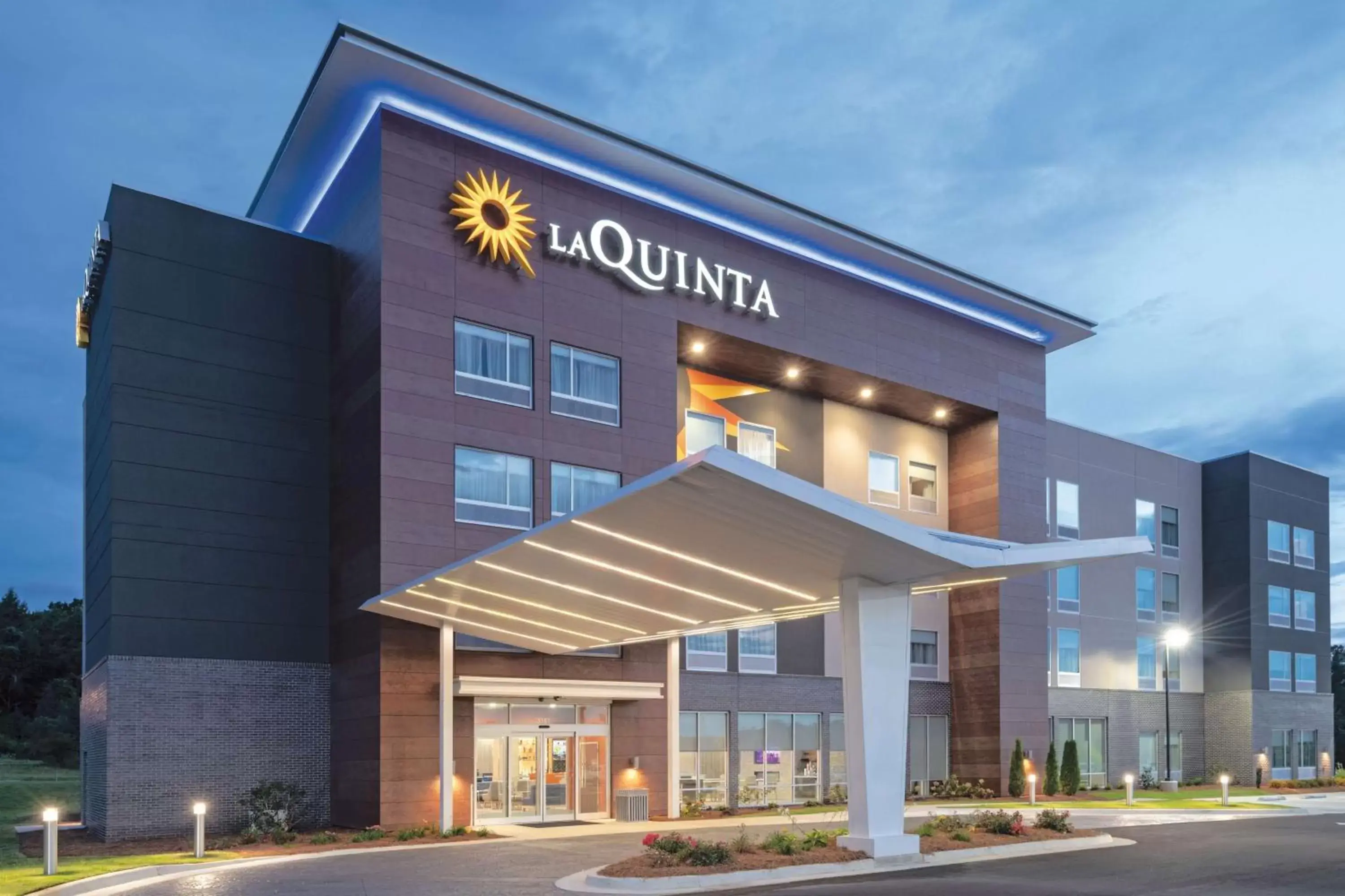 Property building in La Quinta by Wyndham Opelika Auburn