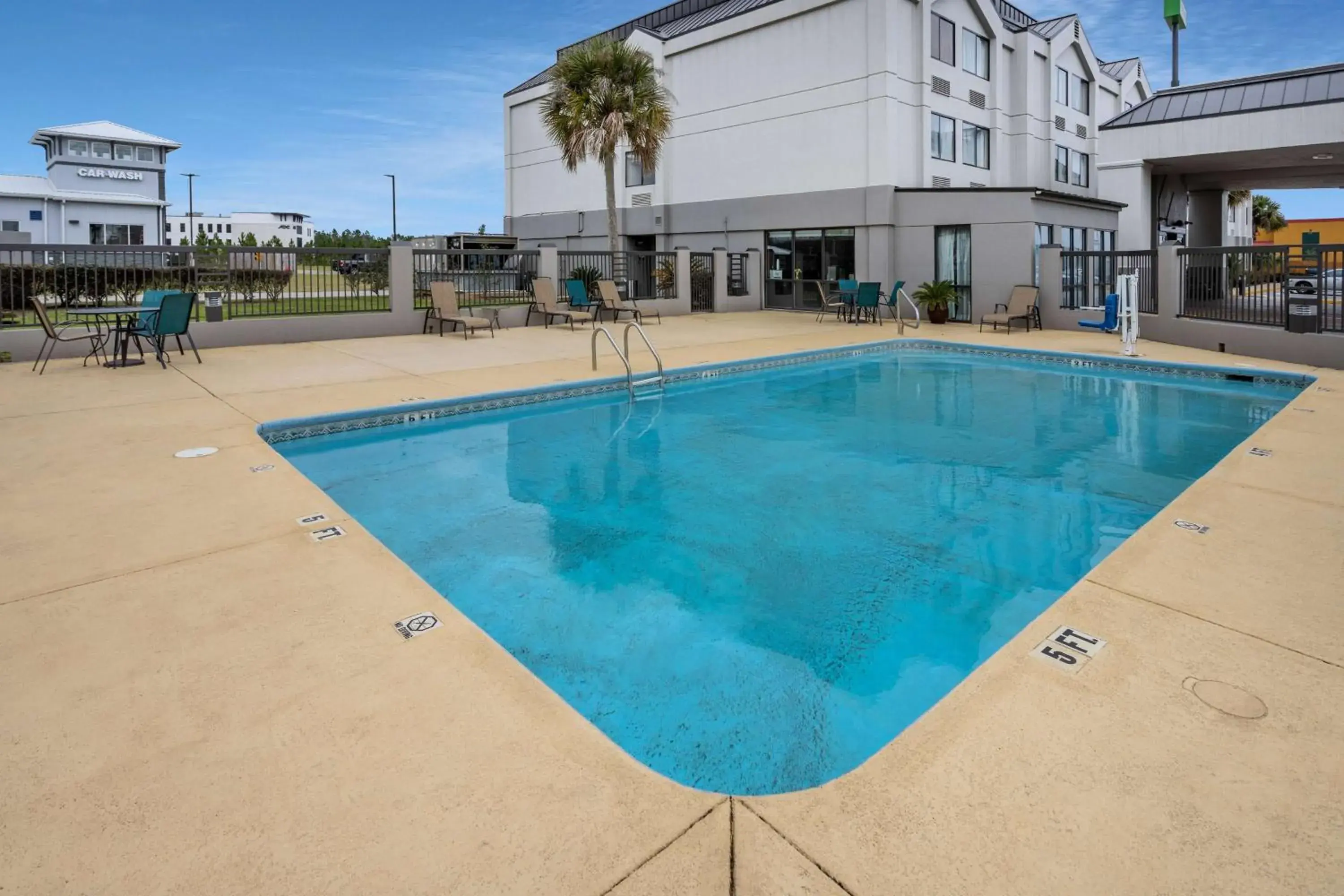 Pool view, Swimming Pool in Baymont by Wyndham Saraland