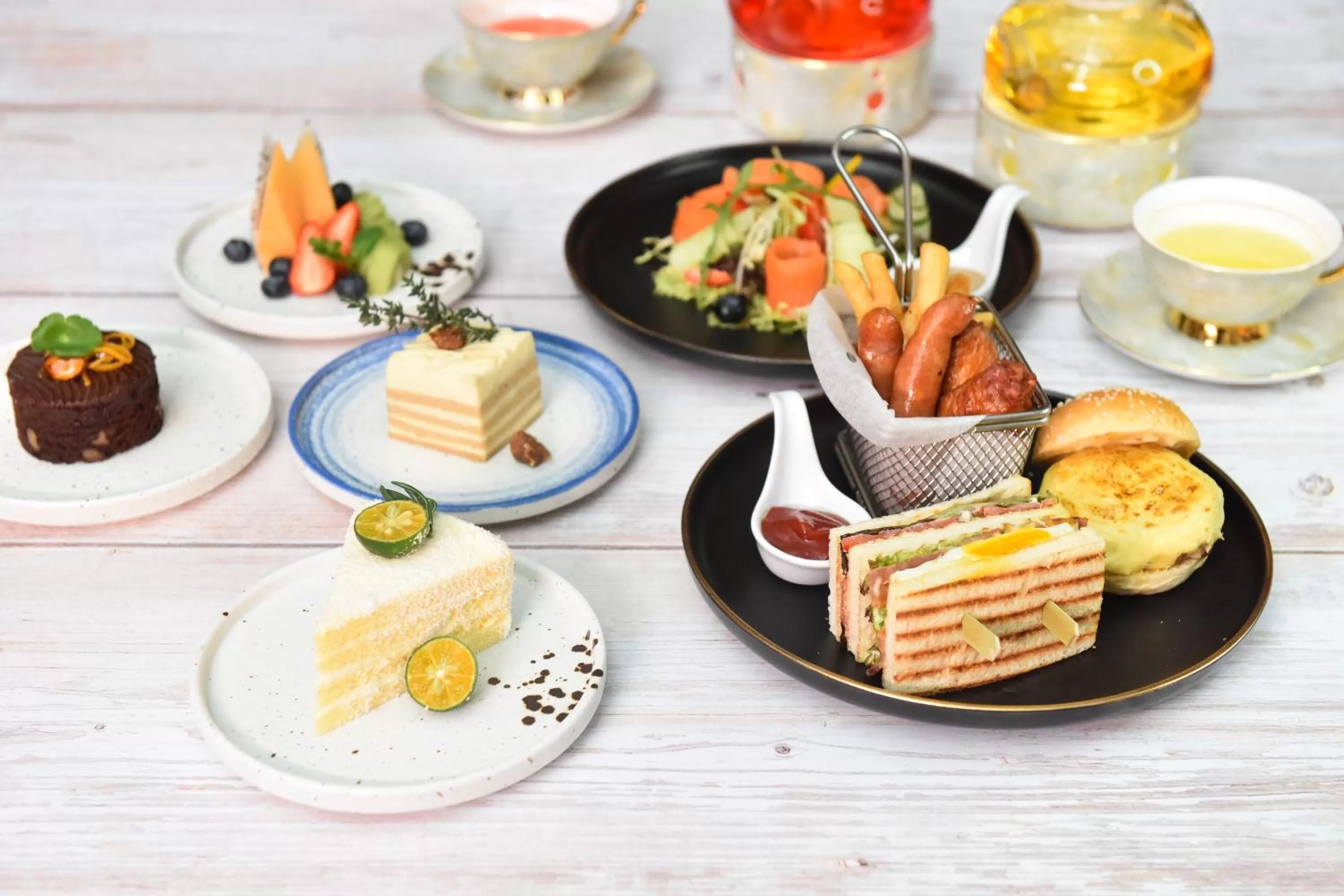 Food in Crowne Plaza Shenzhen Futian, Near to Shenzhen Convention&Exhibition Centre, Shenzhen Stock Exchange and Shenzhen Civic Center, Outdoor Heated Pool