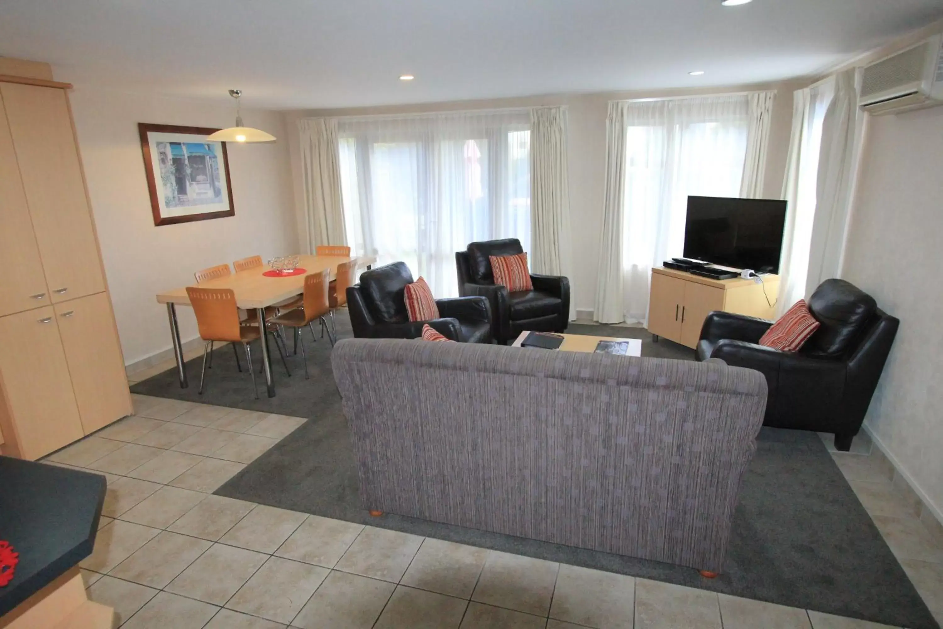 Living room, Seating Area in Voyager Apartments Taupo