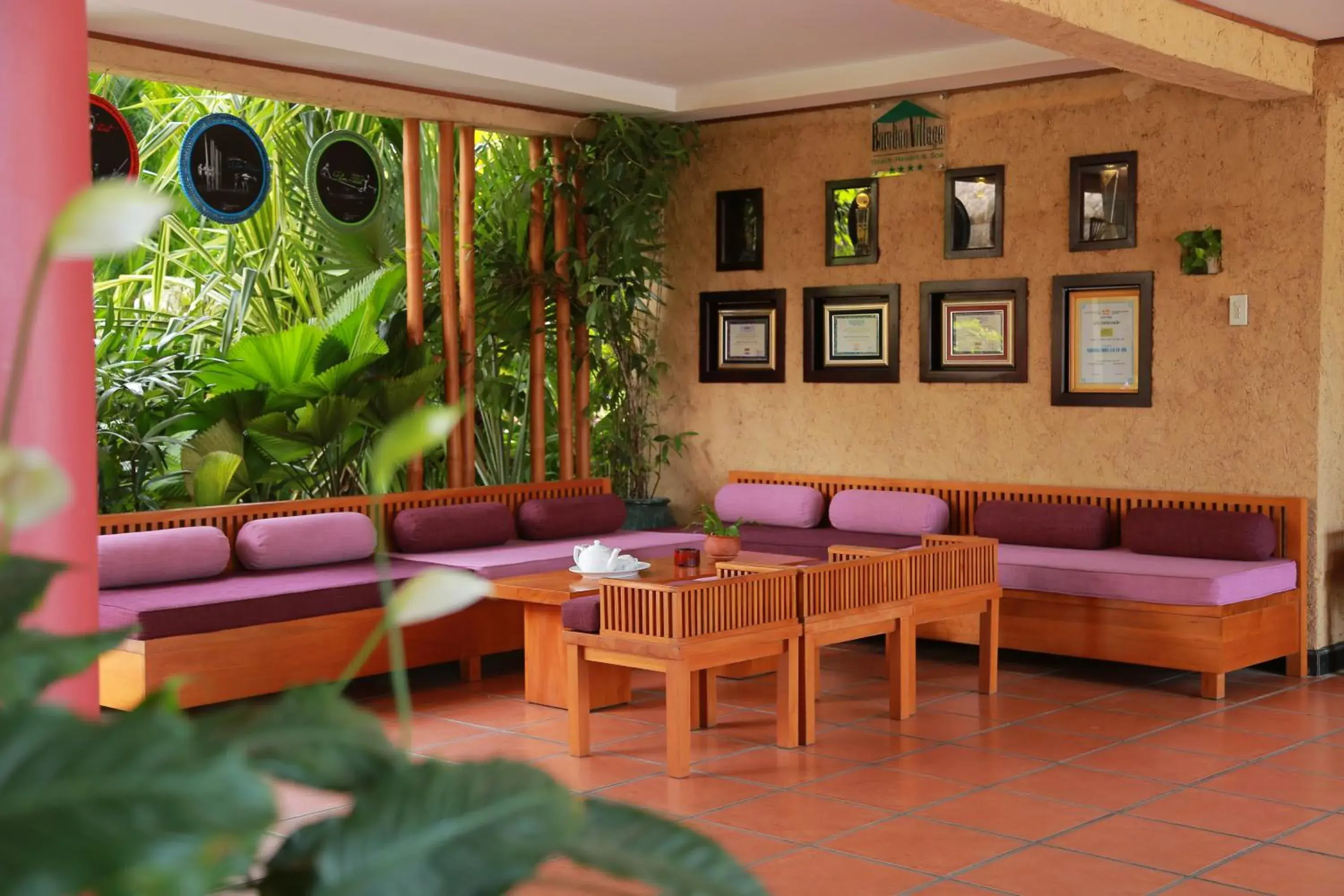 Lobby or reception, Lounge/Bar in Bamboo Village Beach Resort & Spa