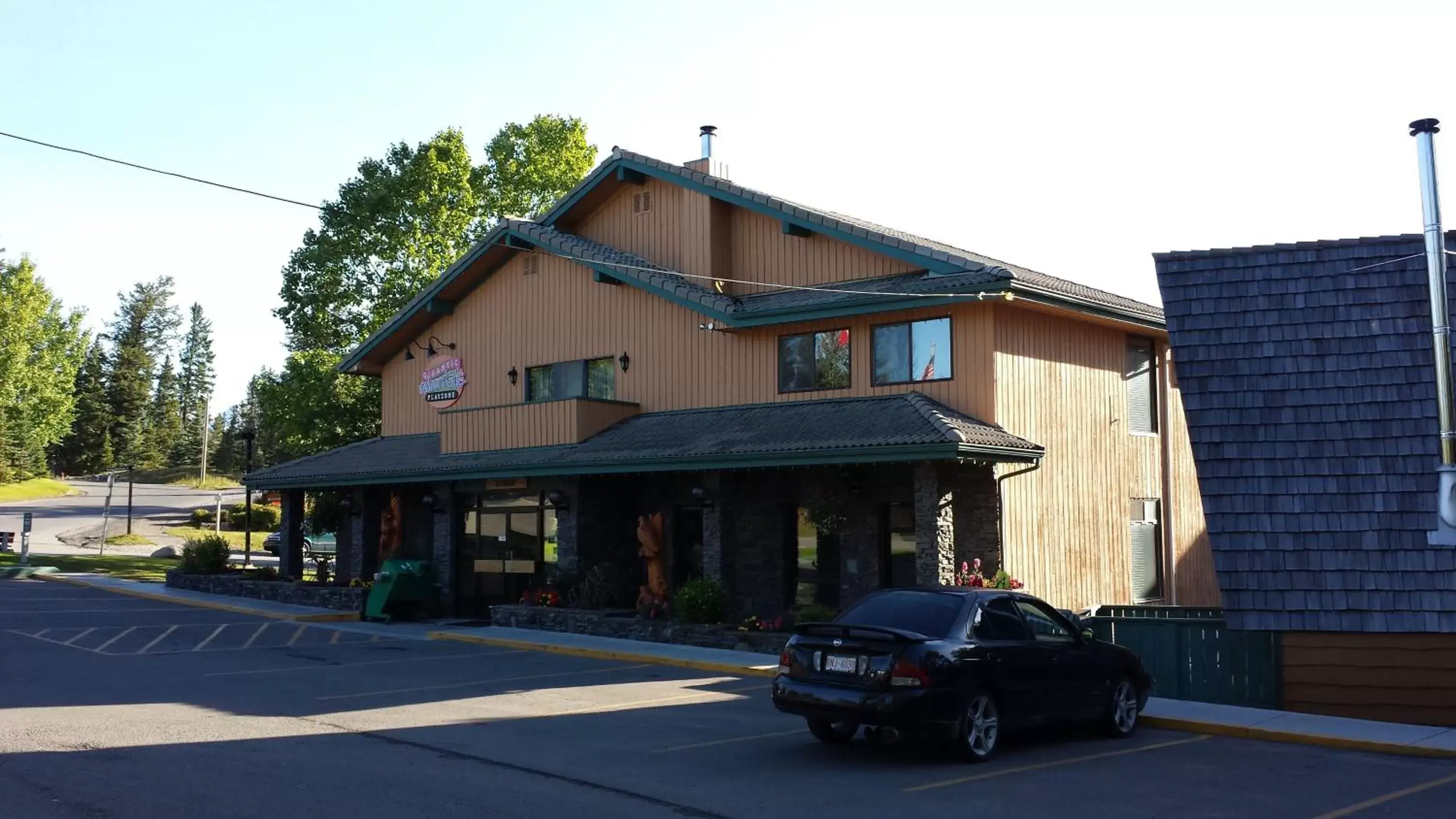 Facade/entrance, Property Building in Douglas Fir Resort & Chalets