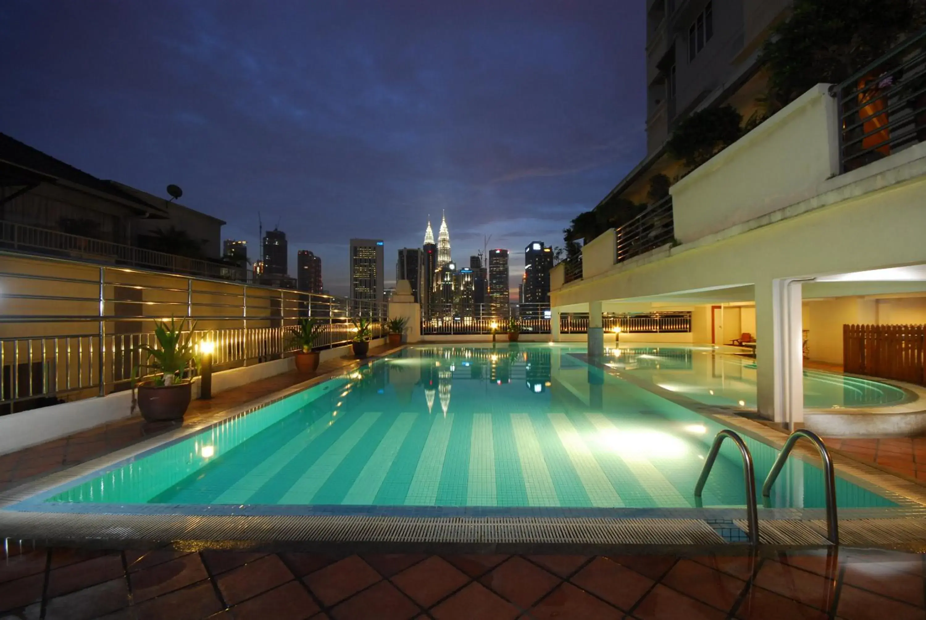 Swimming pool in Holiday Place Kuala Lumpur Swimming pool in Holiday Place Kuala Lumpur