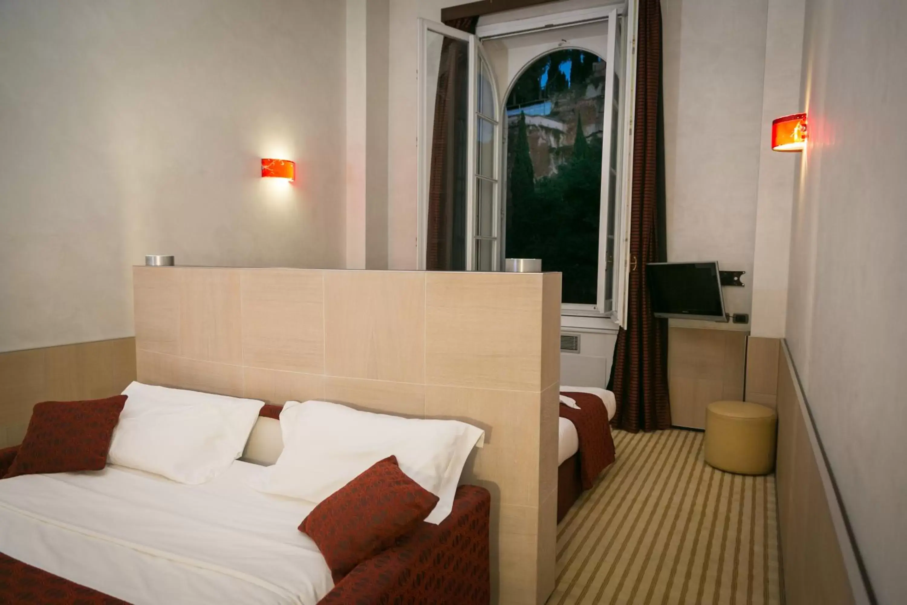 Family, Bed in Kolbe Hotel Rome