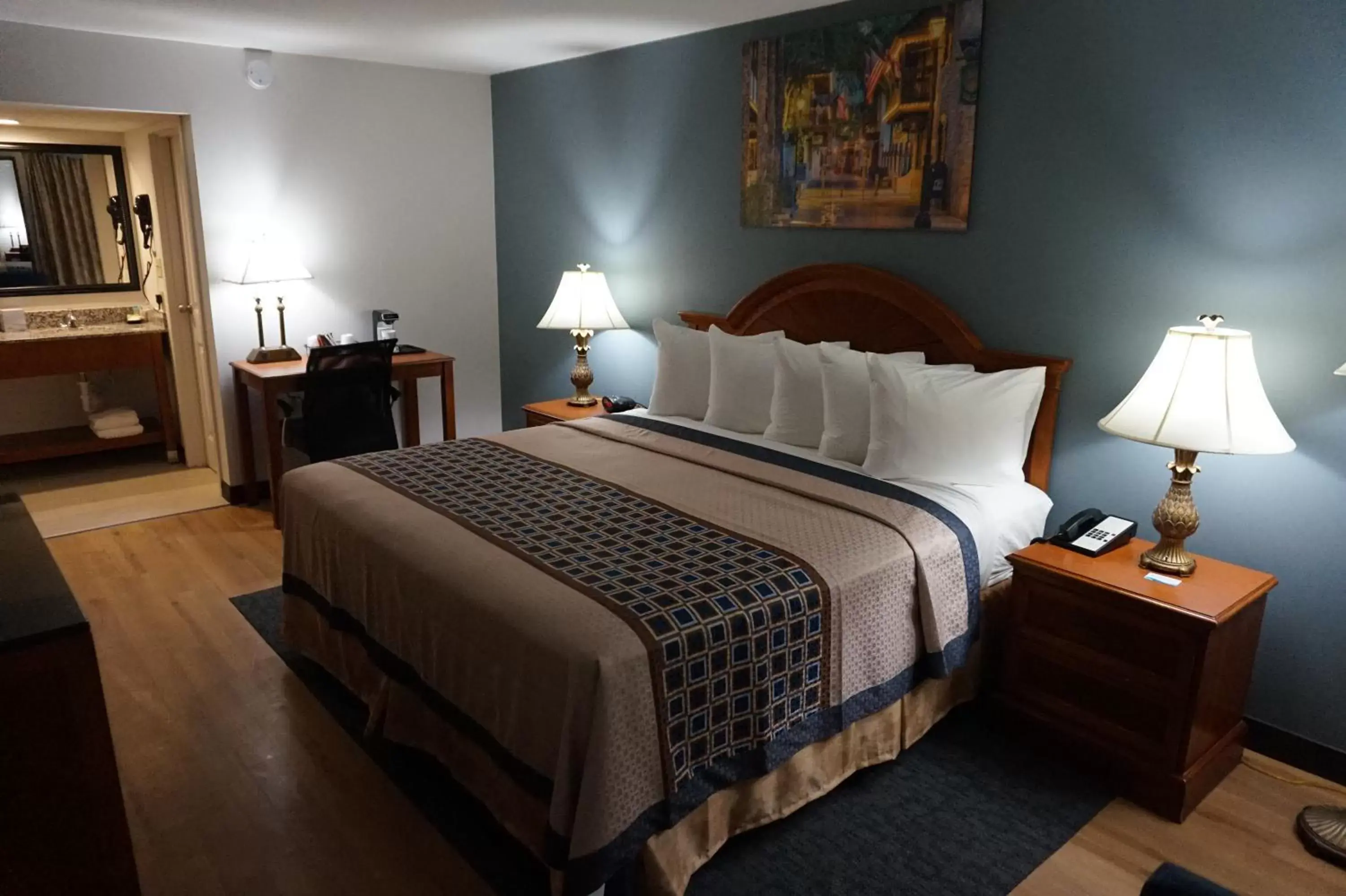 Deluxe King Room - single occupancy in Smart Stay Inn - Saint Augustine Deluxe King Room - single occupancy in Smart Stay Inn - Saint Augustine