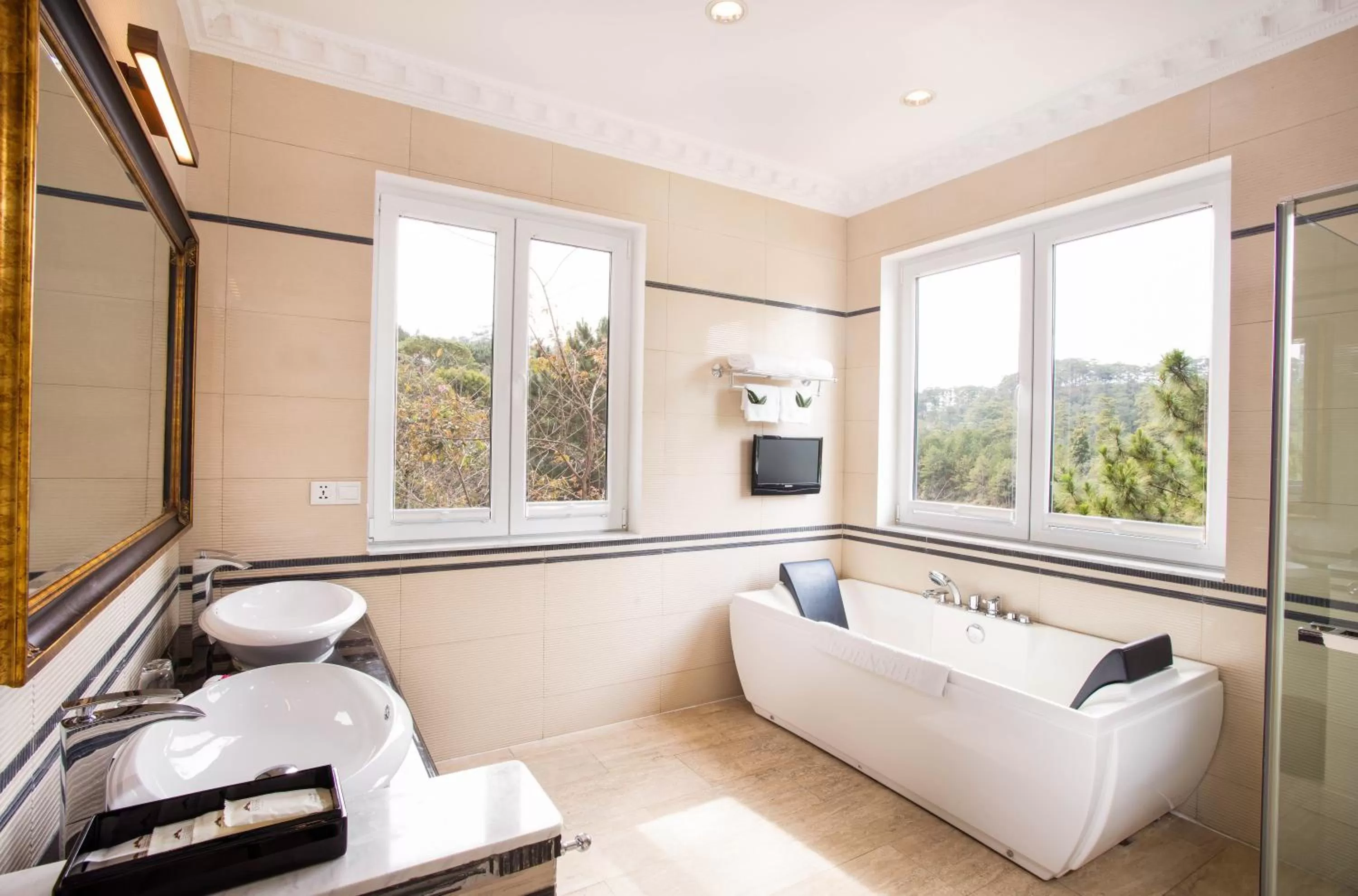 Bathroom in Dalat Edensee Lake Resort & Spa