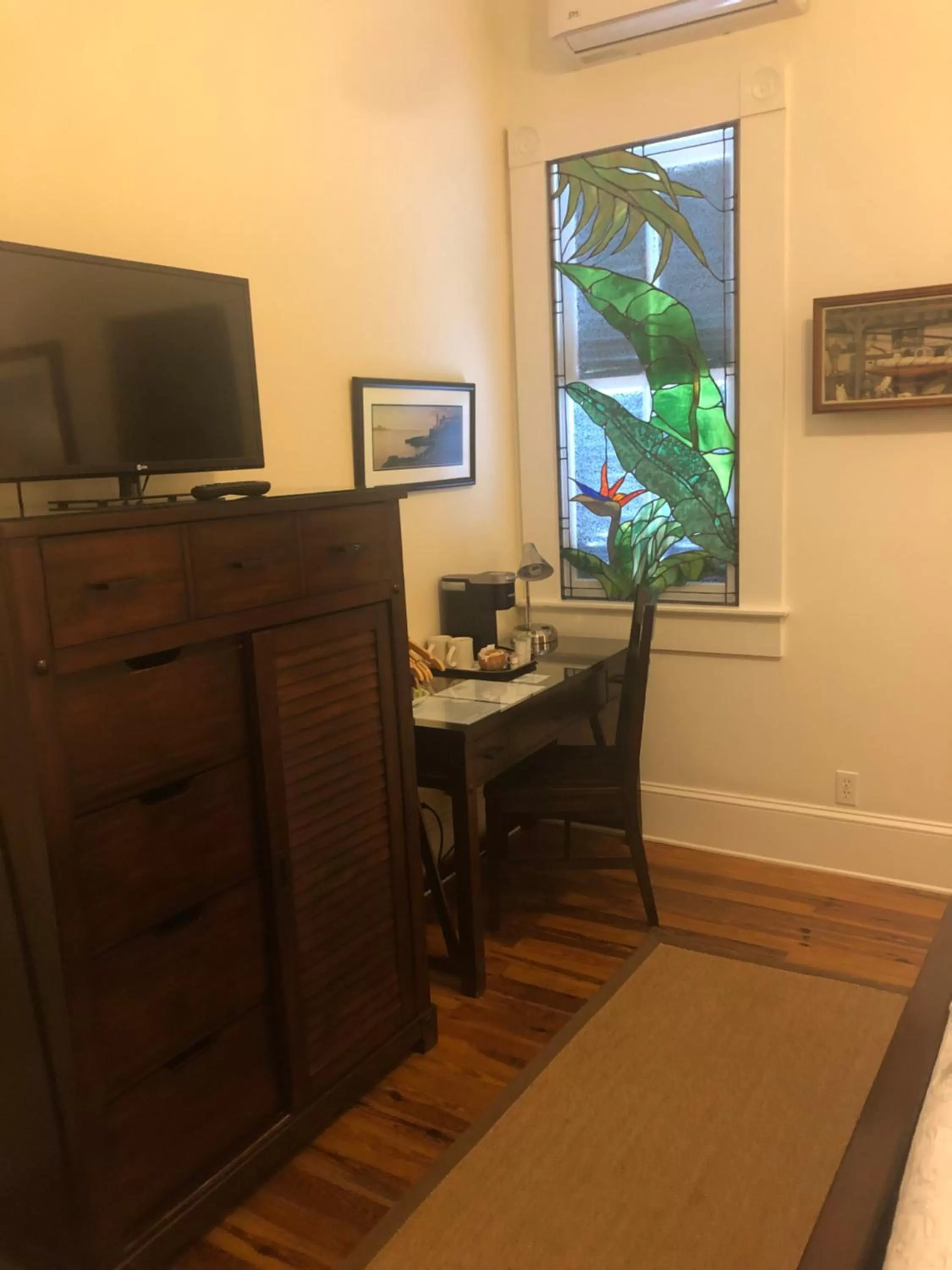 TV/Entertainment Center in The Conch House Heritage Inn