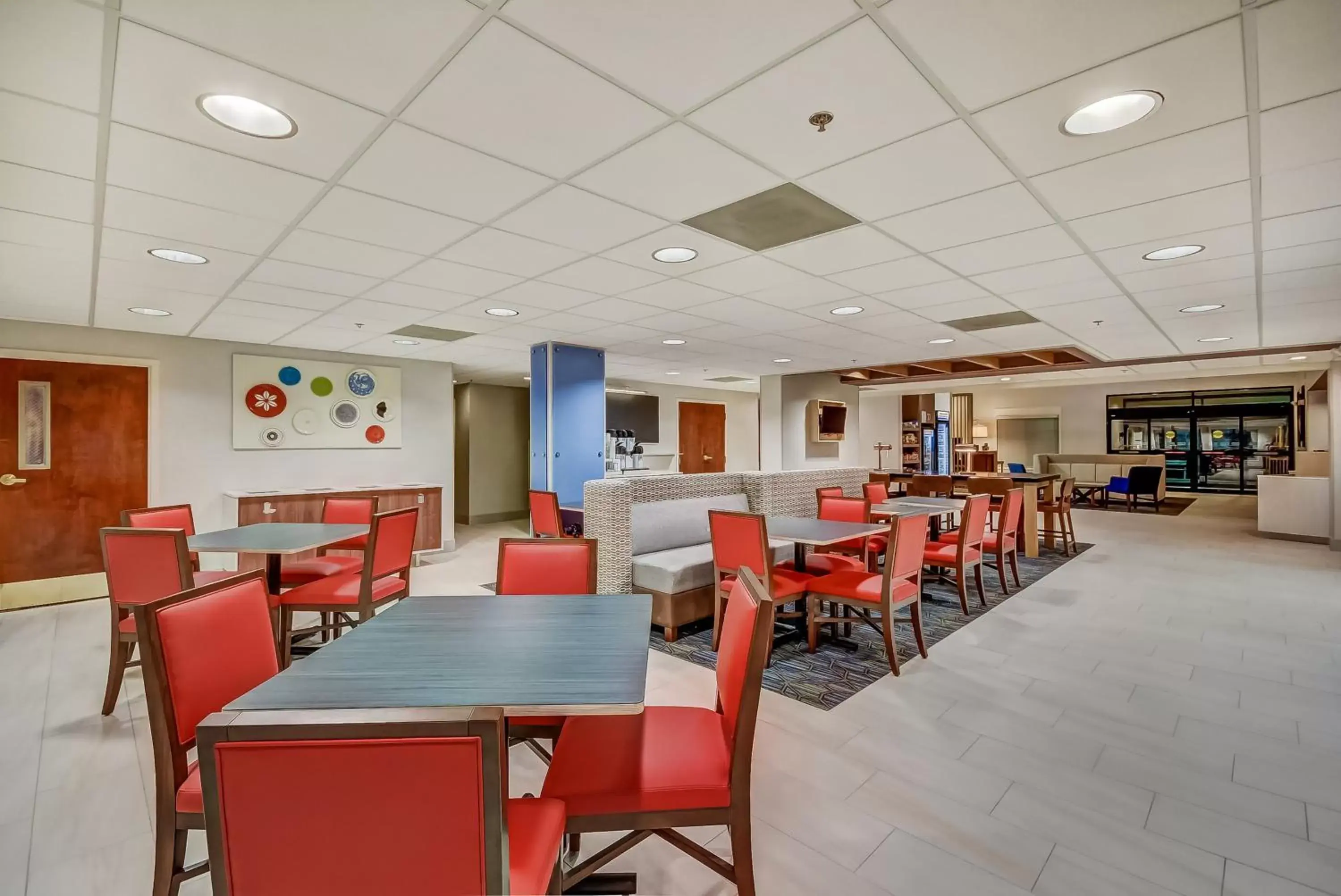 Breakfast, Restaurant/Places to Eat in Holiday Inn Express & Suites Greenville Airport, an IHG Hotel