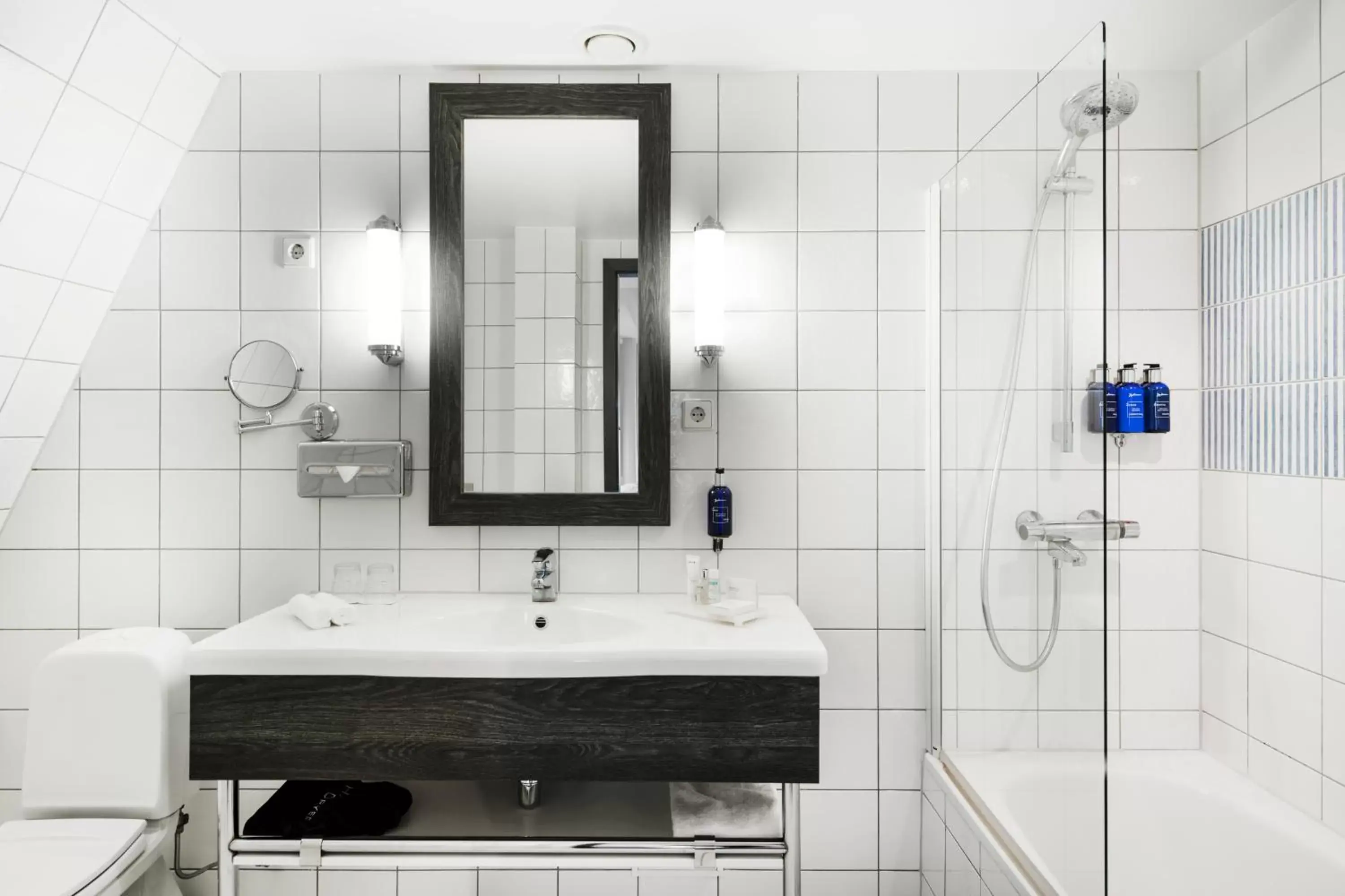 Shower, Bathroom in Mercure Klaipeda City