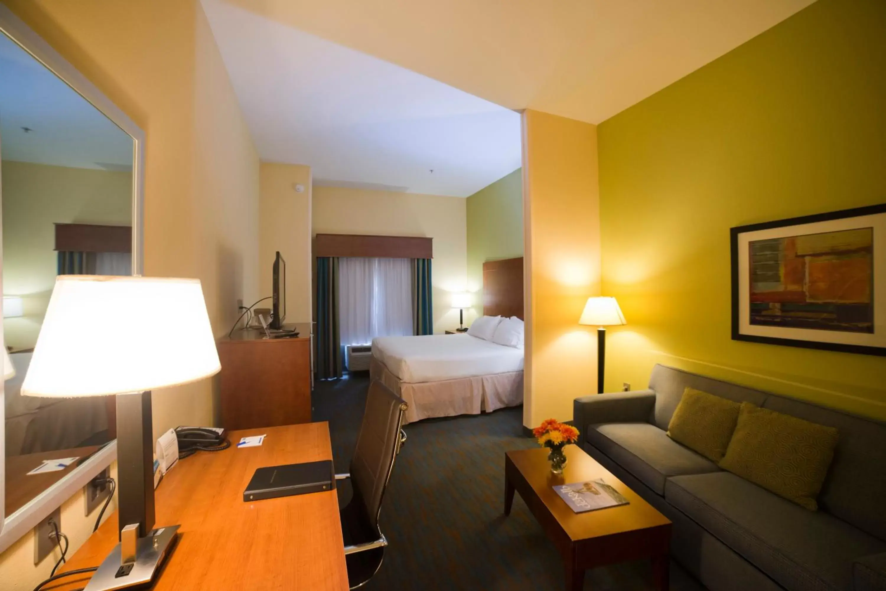 Photo of the whole room, Seating Area in Holiday Inn Express Hotel & Suites Atlanta East - Lithonia, an IHG Hotel