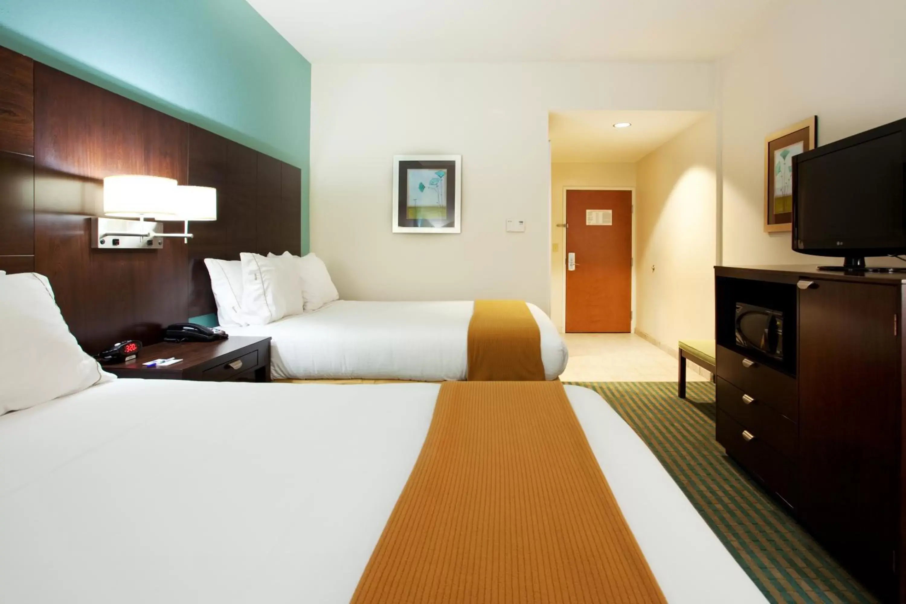 Bedroom, Bed in Holiday Inn Express Hotel & Suites Picayune, an IHG Hotel