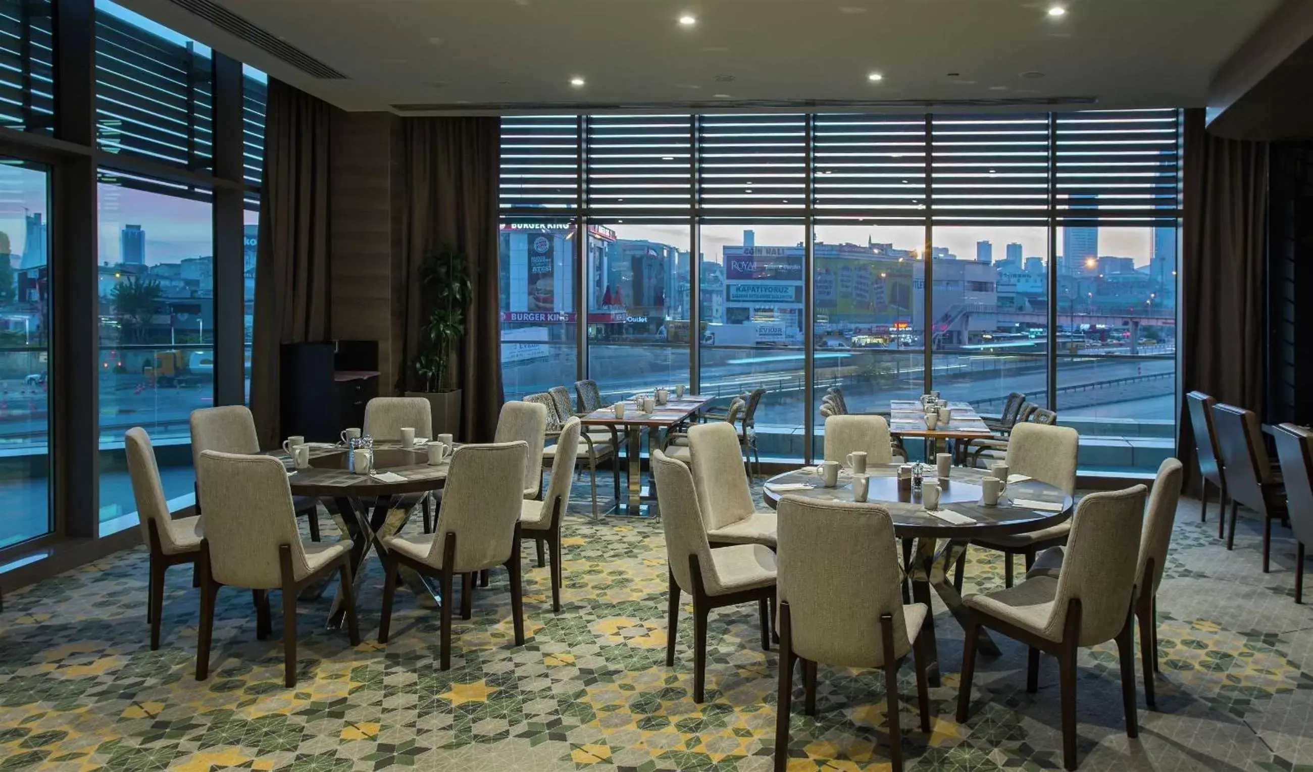 Restaurant/Places to Eat in Hilton Istanbul Kozyatagi