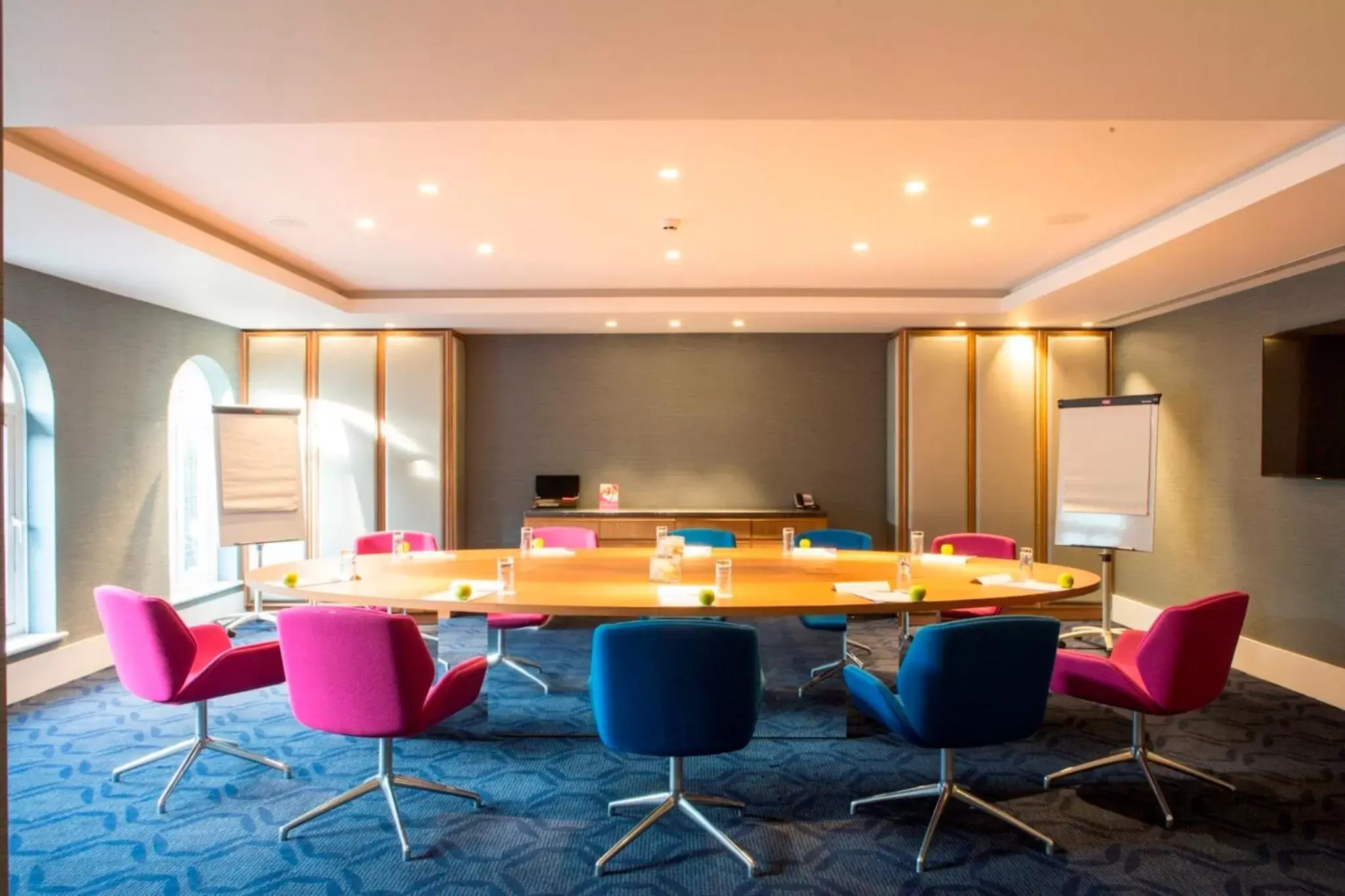 Meeting/conference room in Crowne Plaza Gerrards Cross, an IHG Hotel