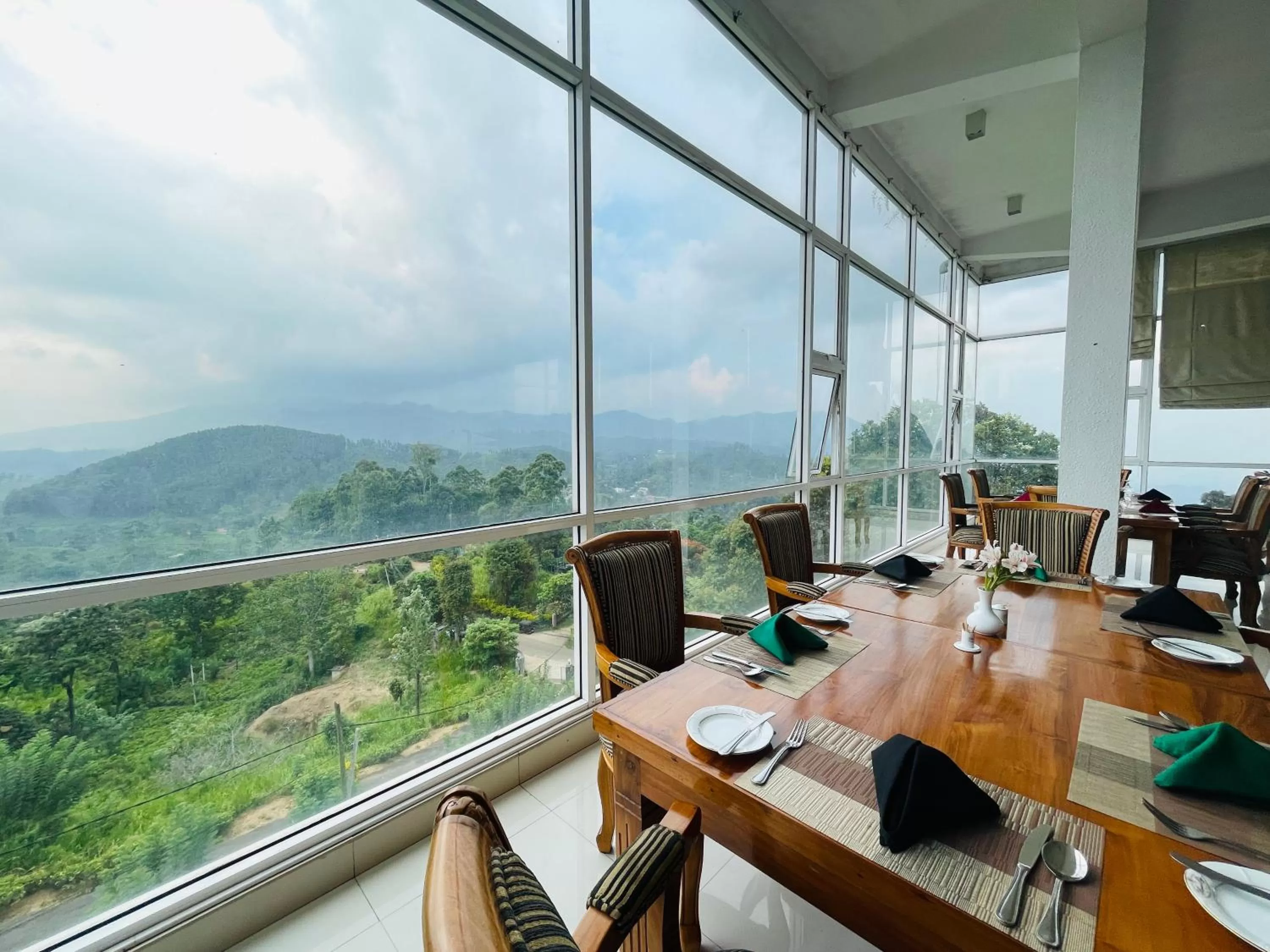 Restaurant/places to eat in Heaven's Edge By EHI