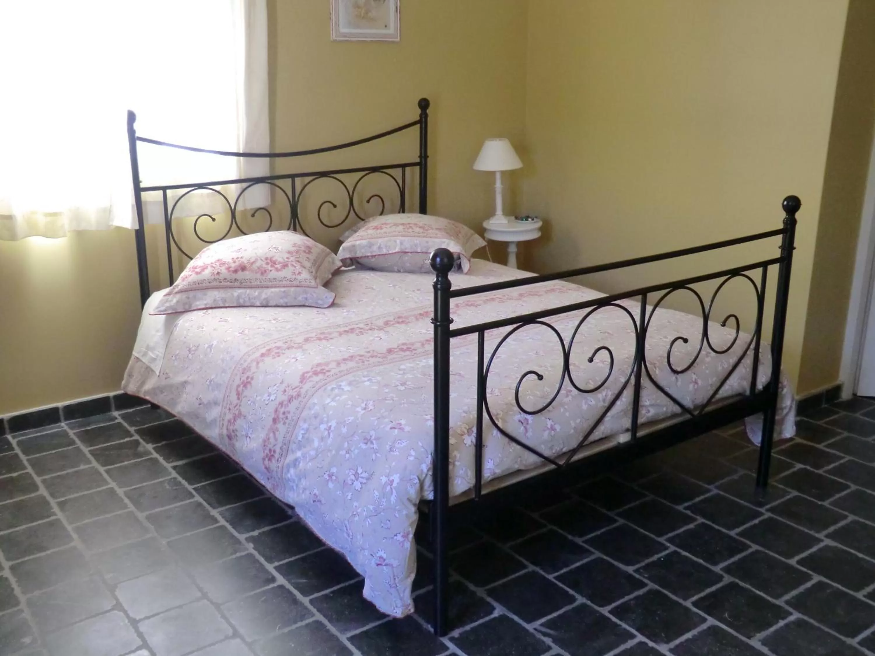Decorative detail, Bed in La Bastide de Fontaille