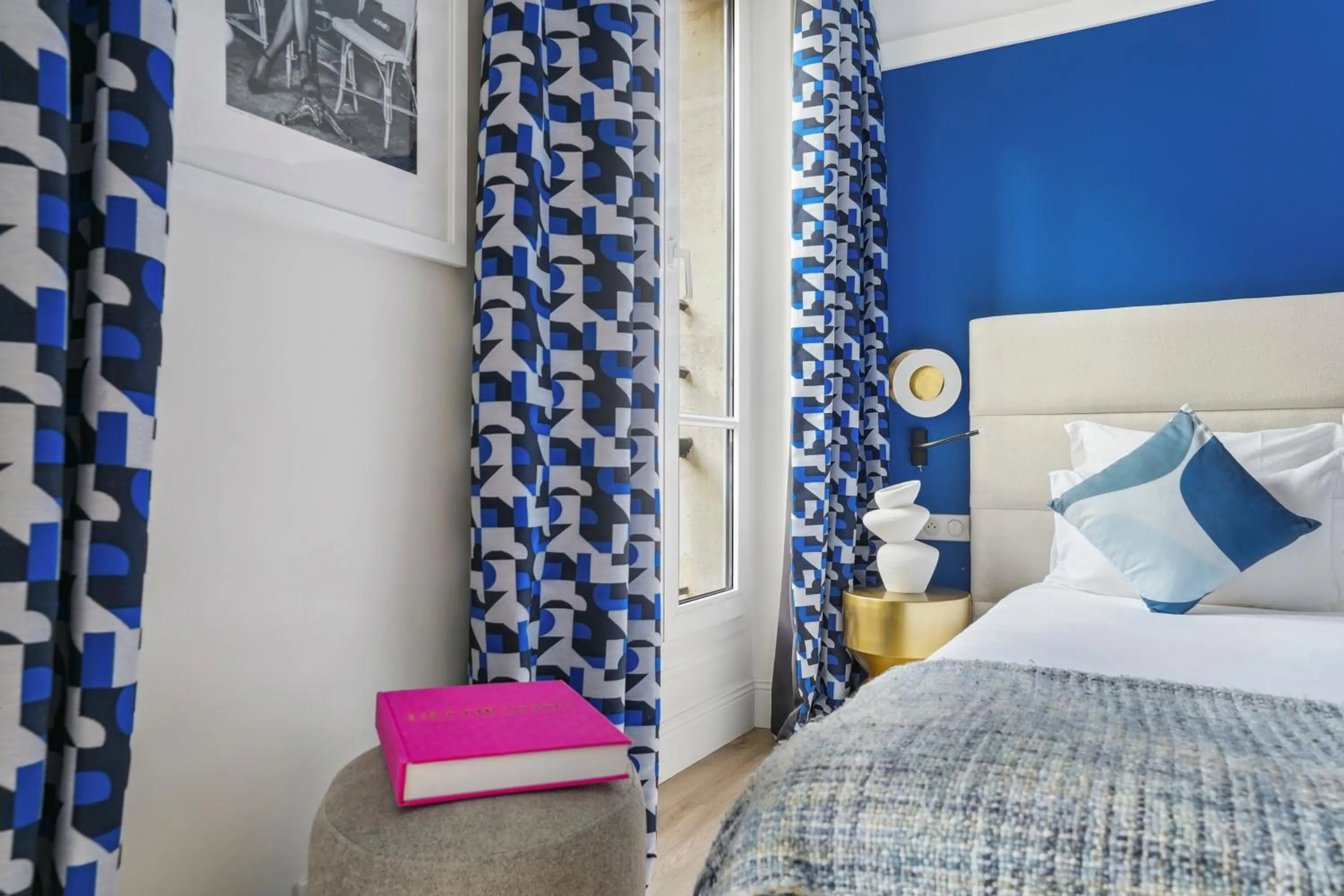 Bed in Hotel Elysees Opera