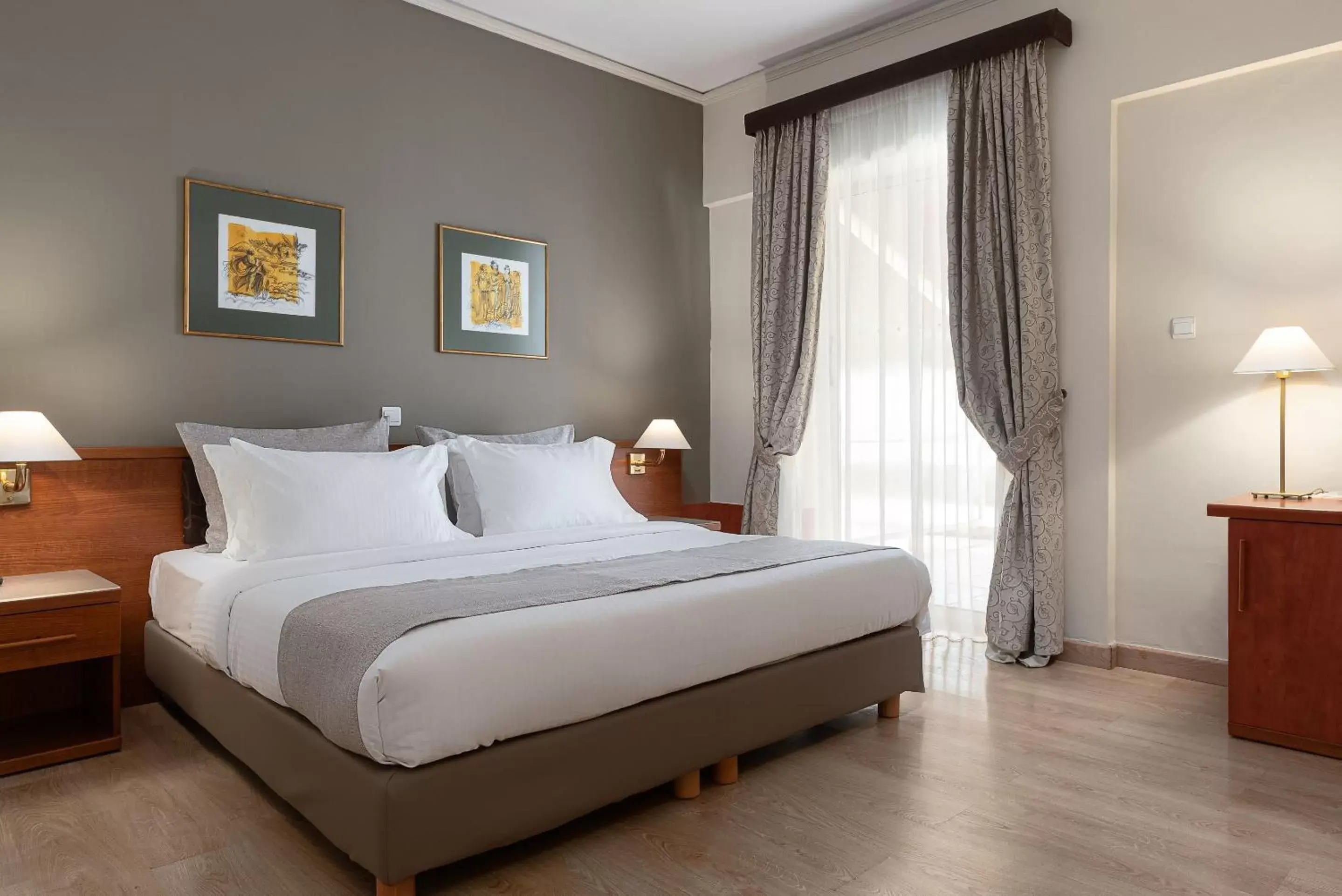Bed in Acropolis Select