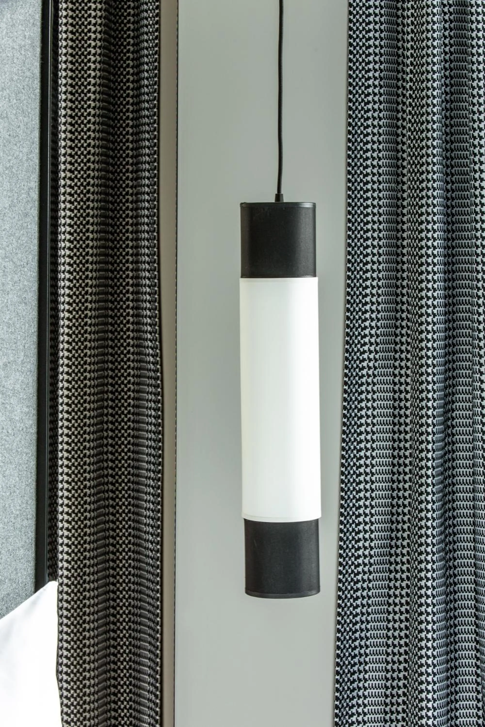 Decorative detail, TV/Entertainment Center in ibis Styles Paris Gare du Nord TGV