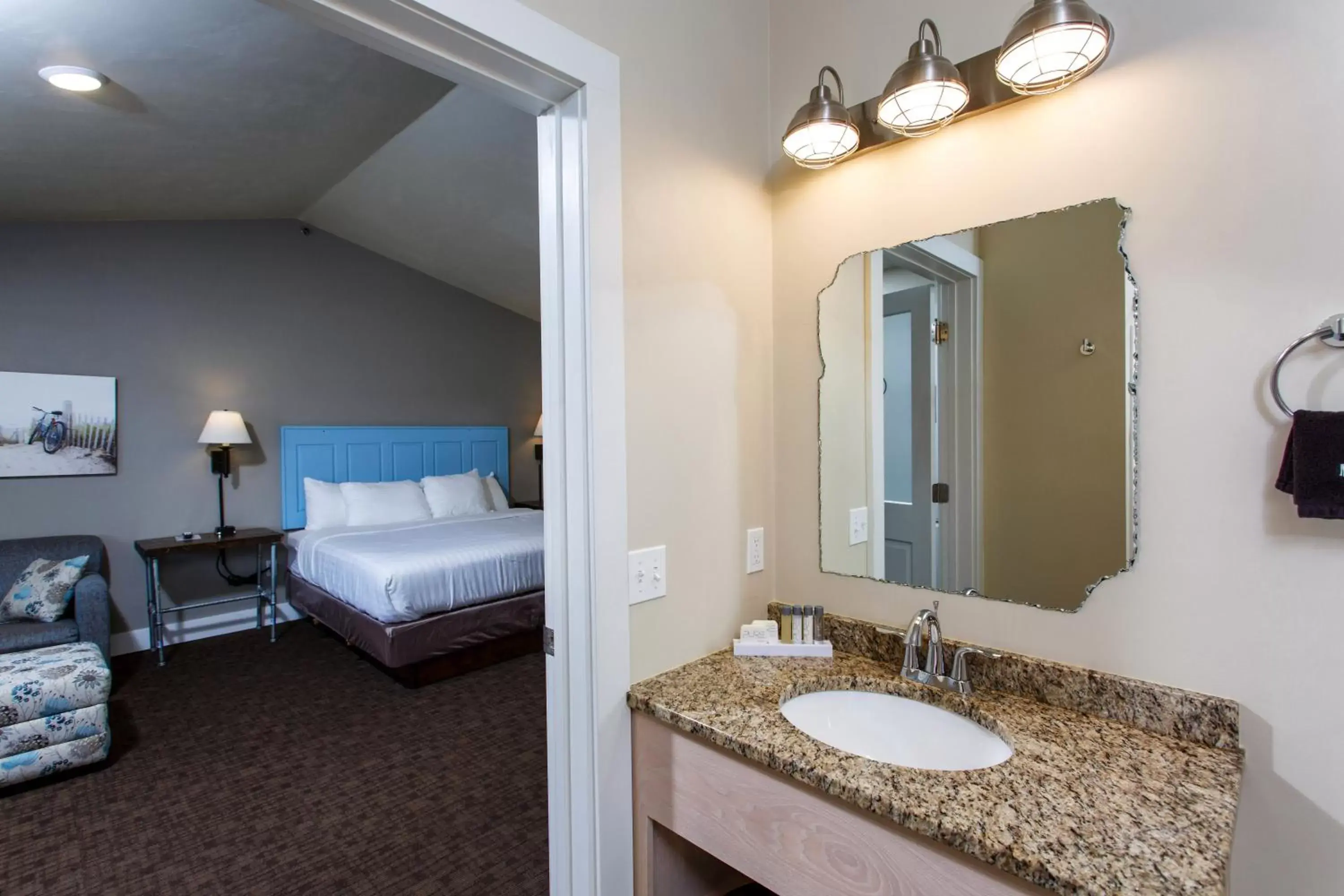 Photo of the whole room, Bathroom in Julie's Park Cafe & Motel