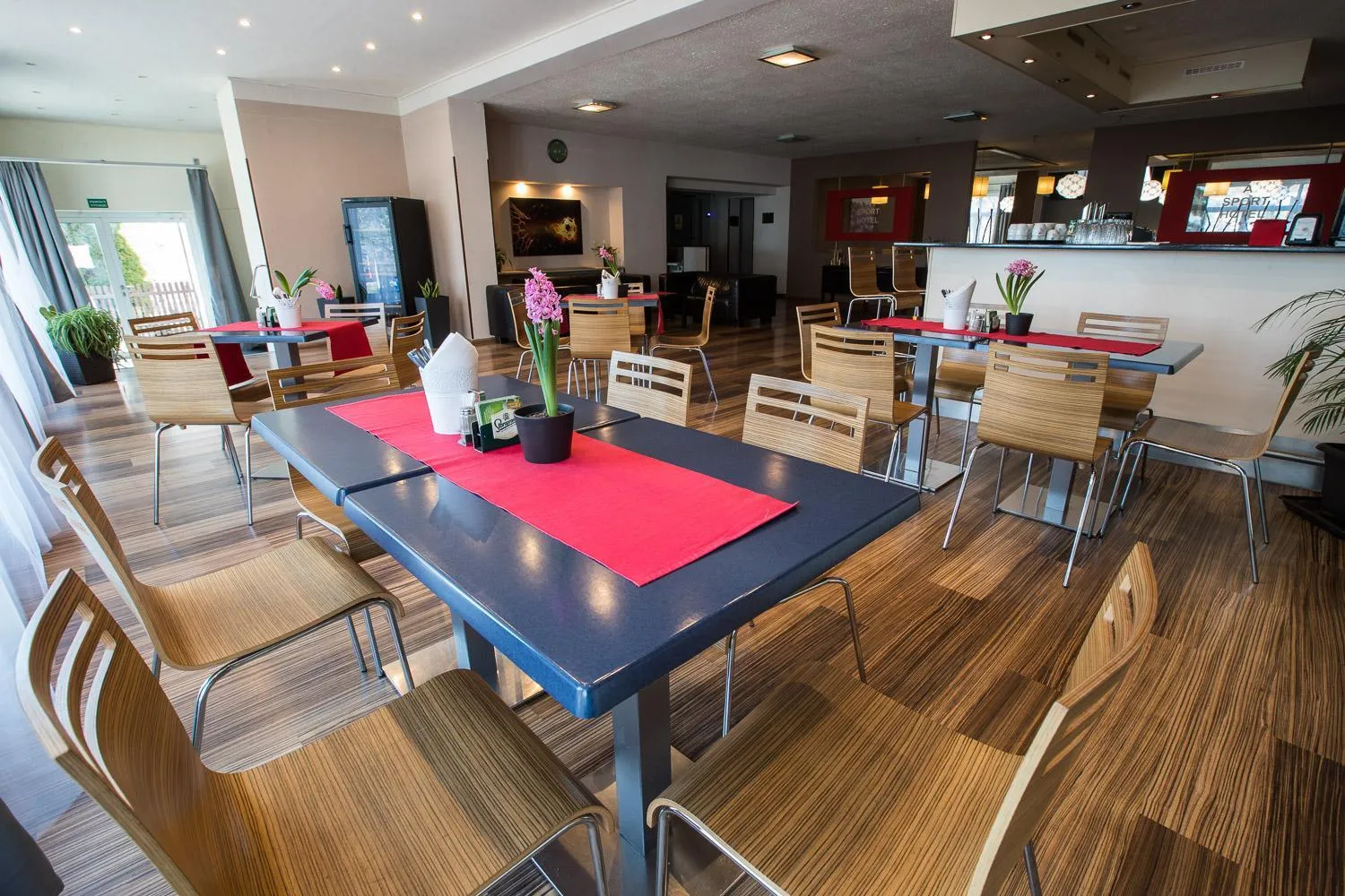 Restaurant/places to eat in A-Sport Hotel