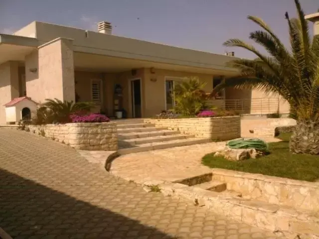 Facade/entrance, Property Building in Le Mediterranee