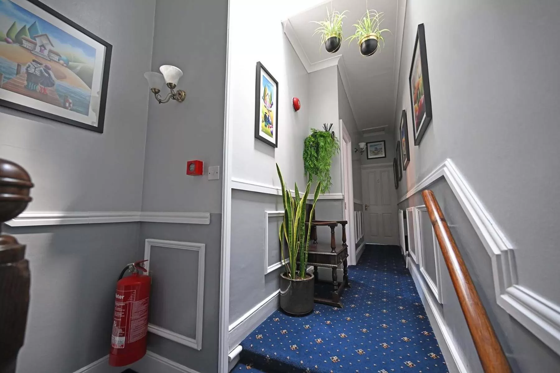 Facade/entrance in The Hathaways