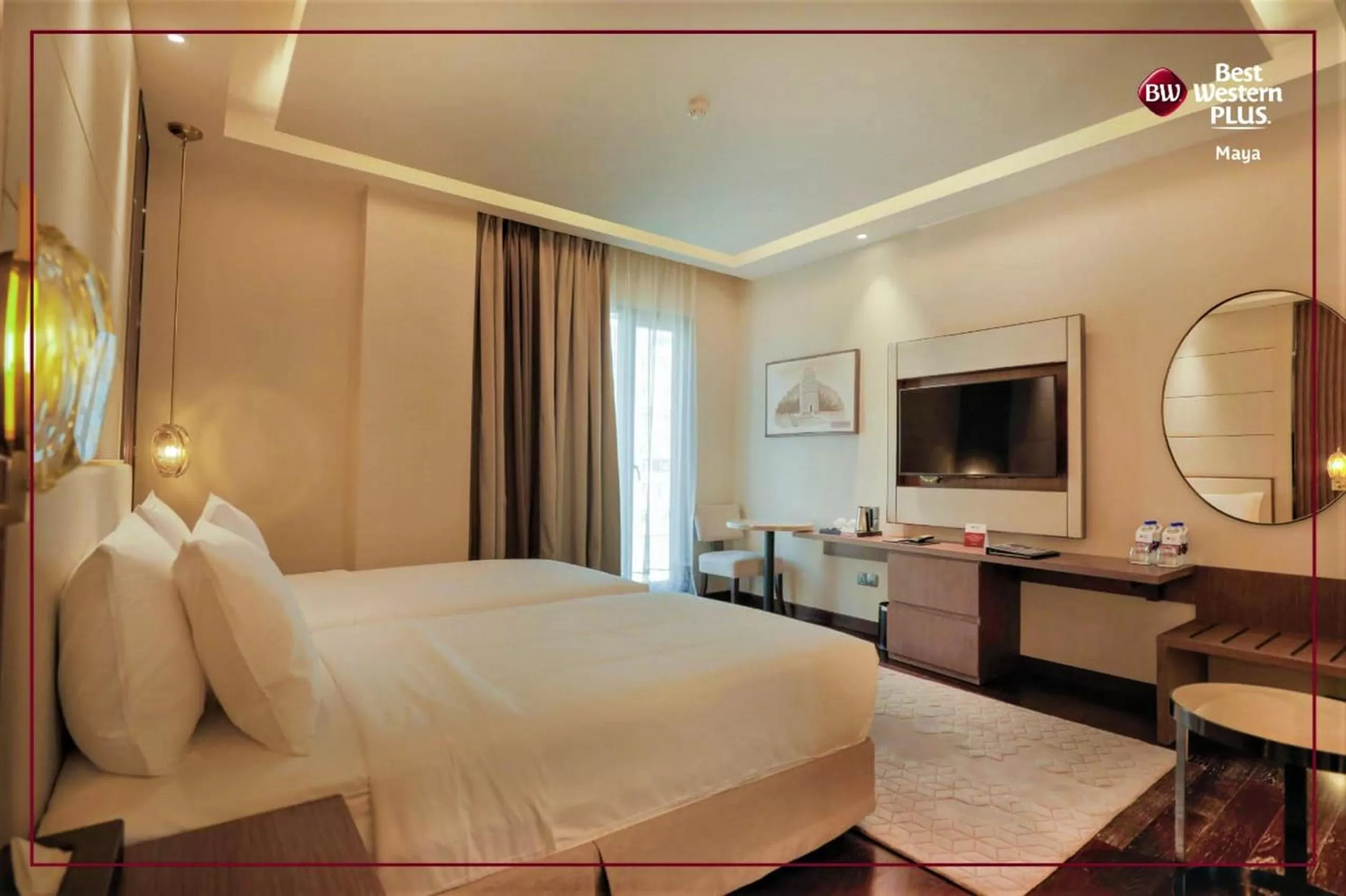 Photo of the whole room, Bed in Best Western PLUS Runway