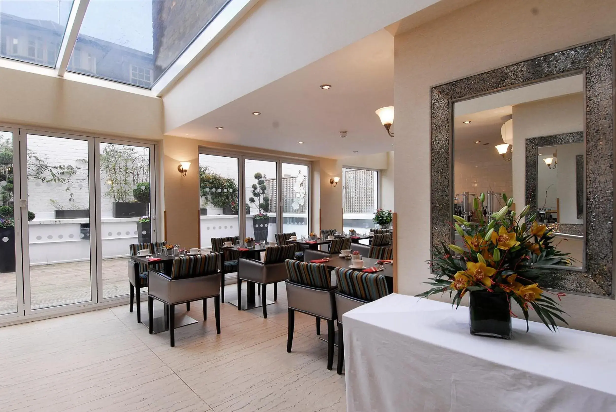 Lounge or bar, Restaurant/Places to Eat in Astors Belgravia