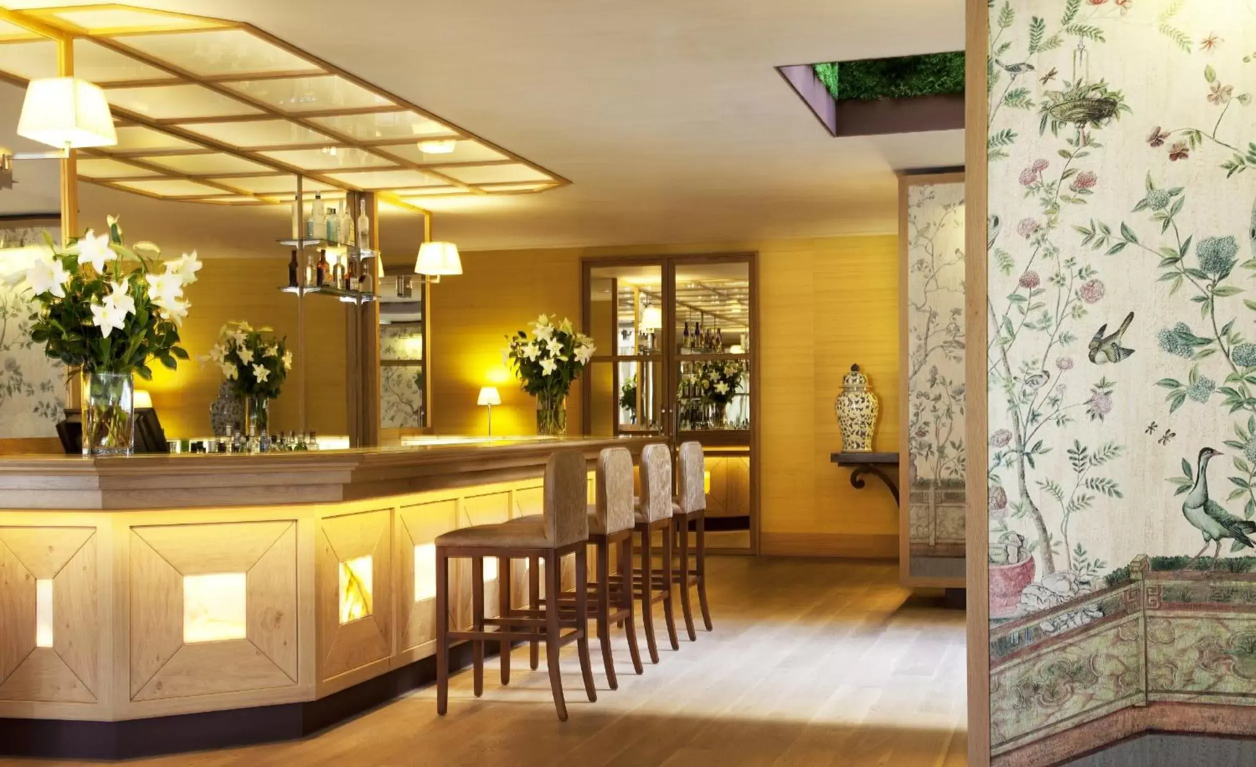 Lounge or bar, Lobby/Reception in URSO Hotel & Spa, a Small Luxury Hotel of the World