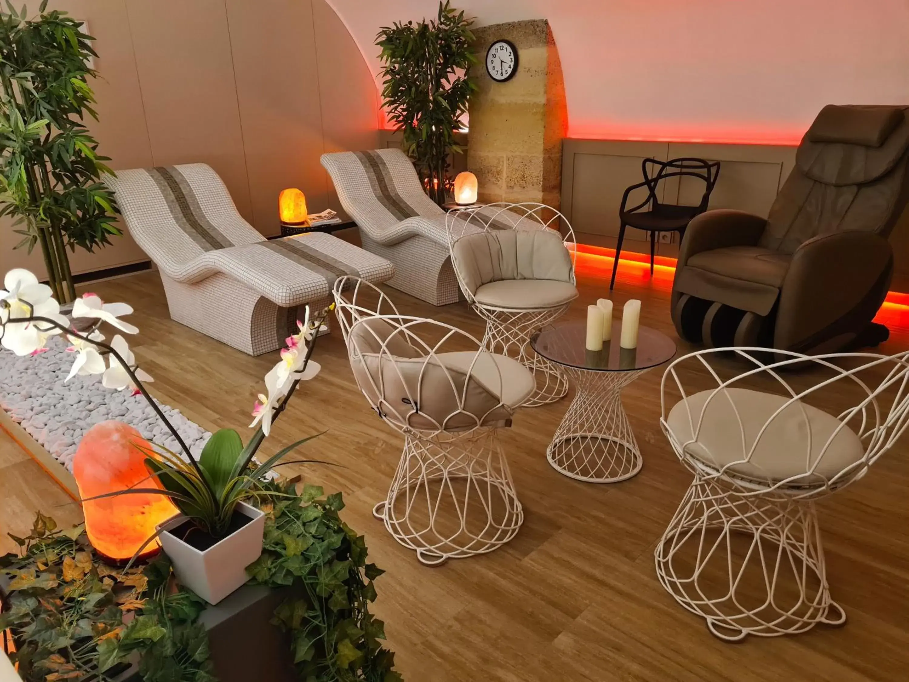 Massage, Seating Area in Hôtel Brésil Opéra SPA