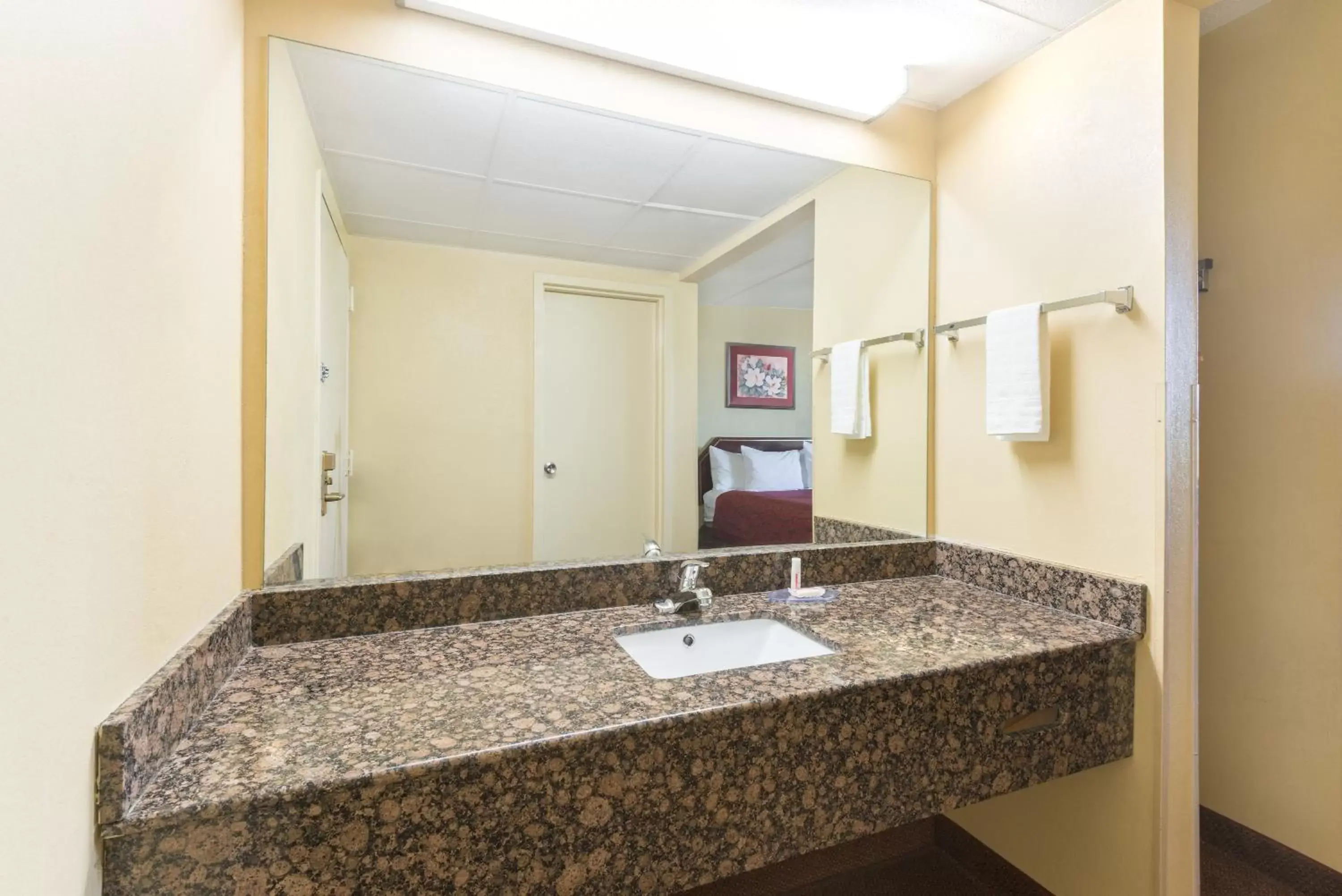 Bathroom in Days Inn by Wyndham Hagerstown