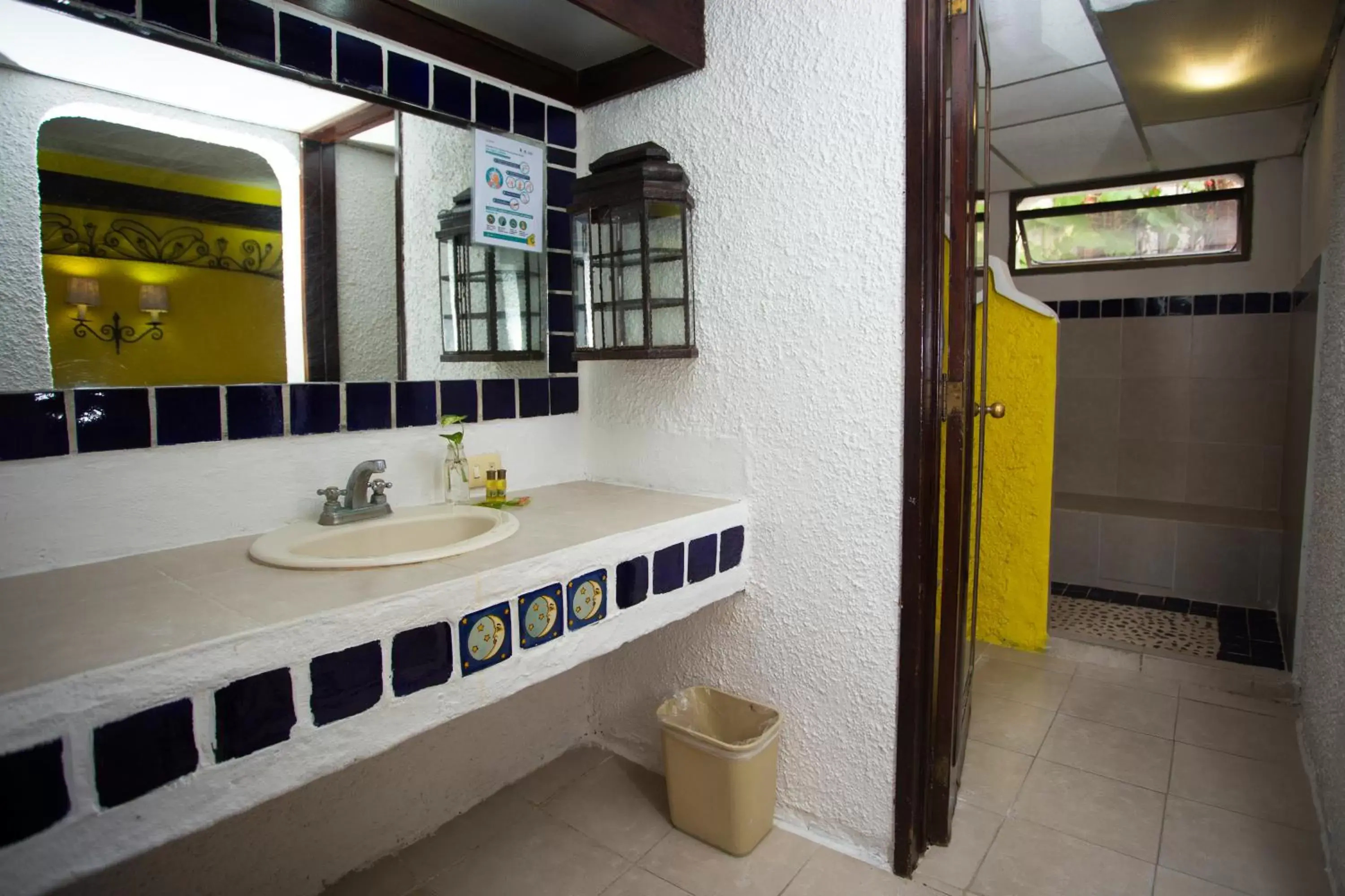 Bathroom in Hotel Xbalamqué & Spa Cancún Centro