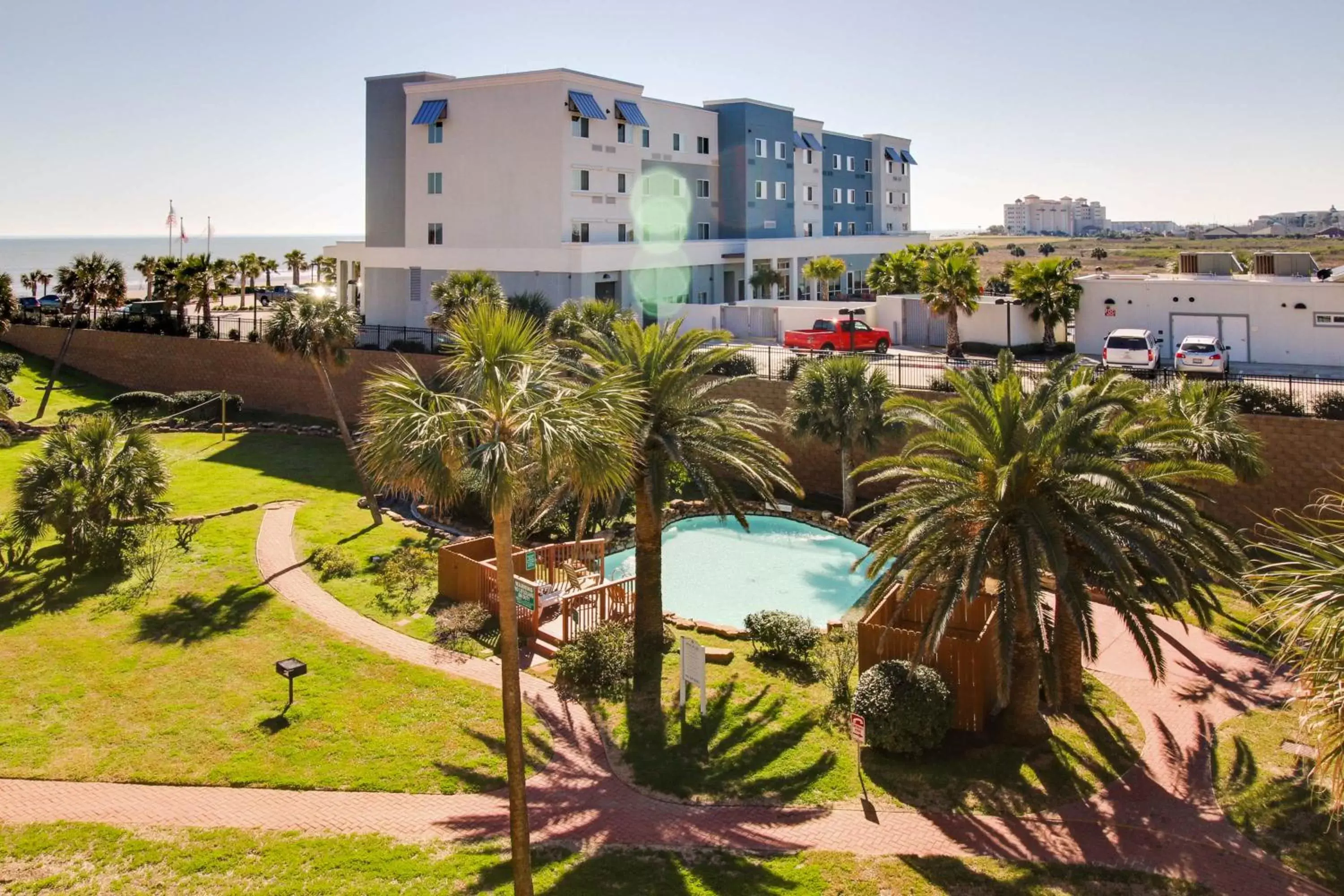 Pool View in Cove by the Seawall