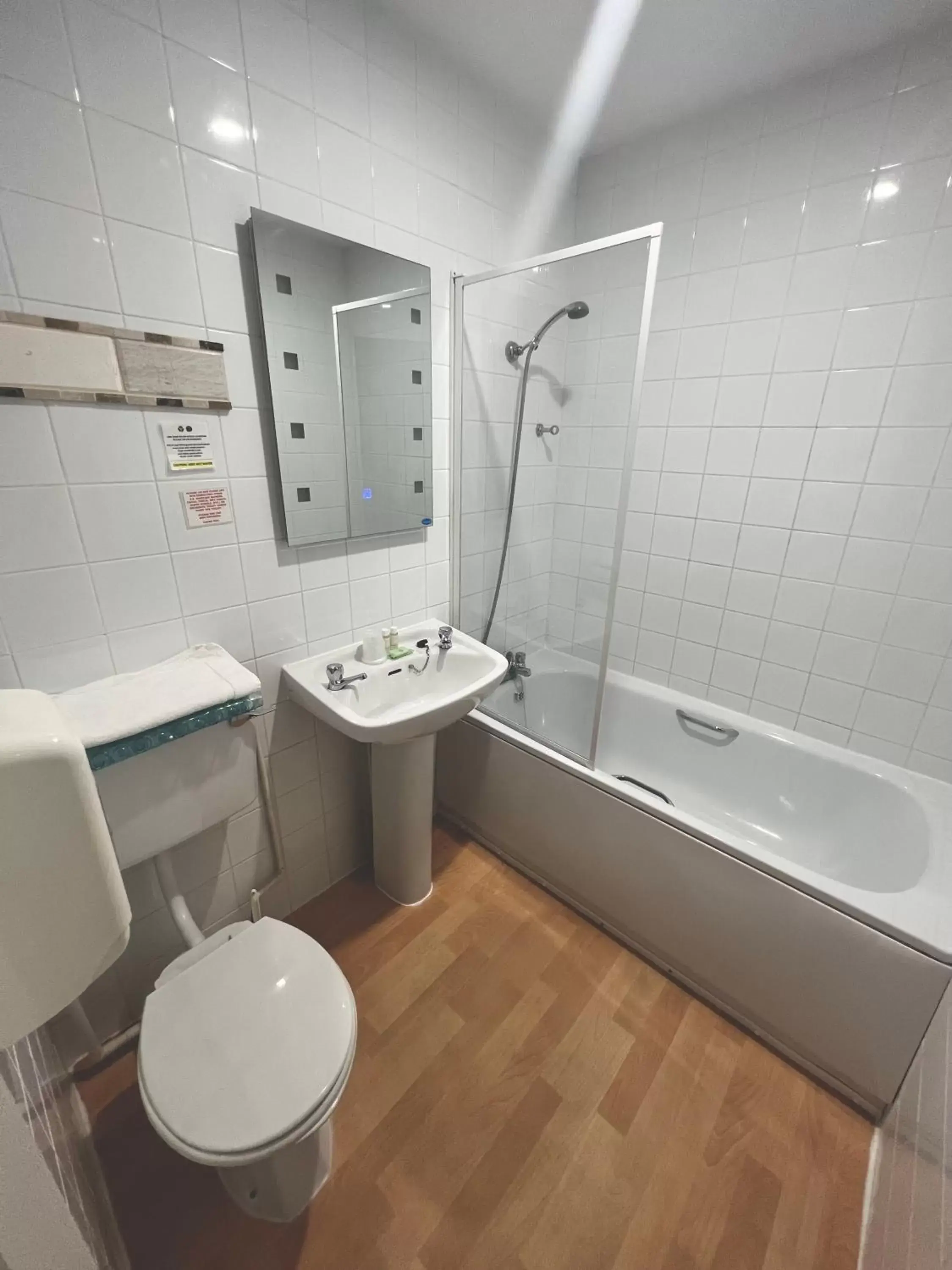Shower, Bathroom in Eastbourne Riviera Hotel